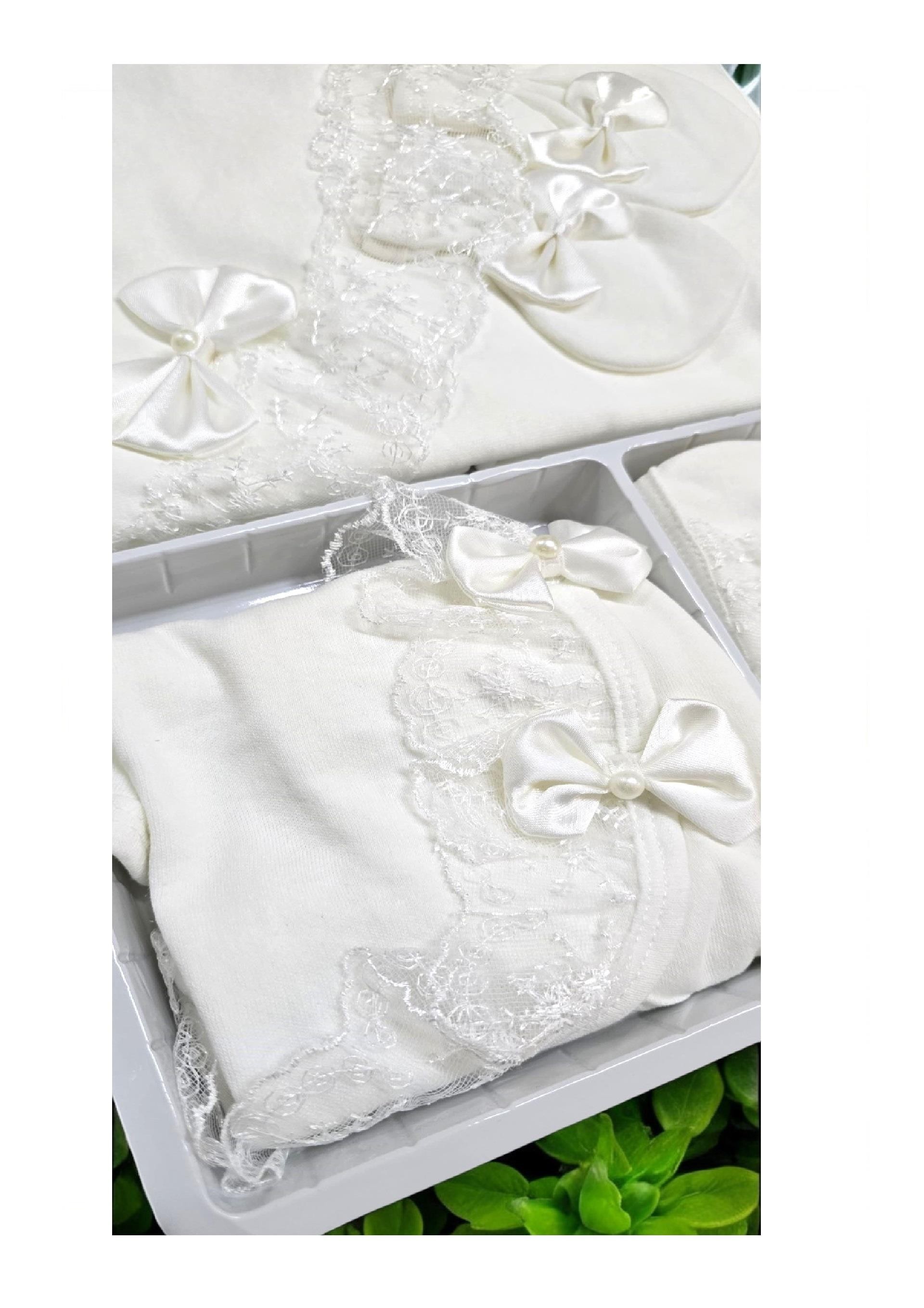 Dantelli Kız Bebek Hastane Çıkışı 10lu Set