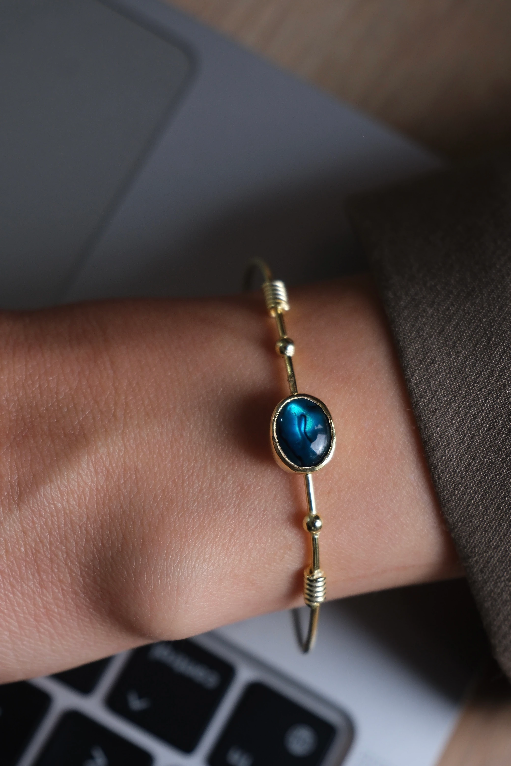 mavi sedef kelepçe bileklik (gold)