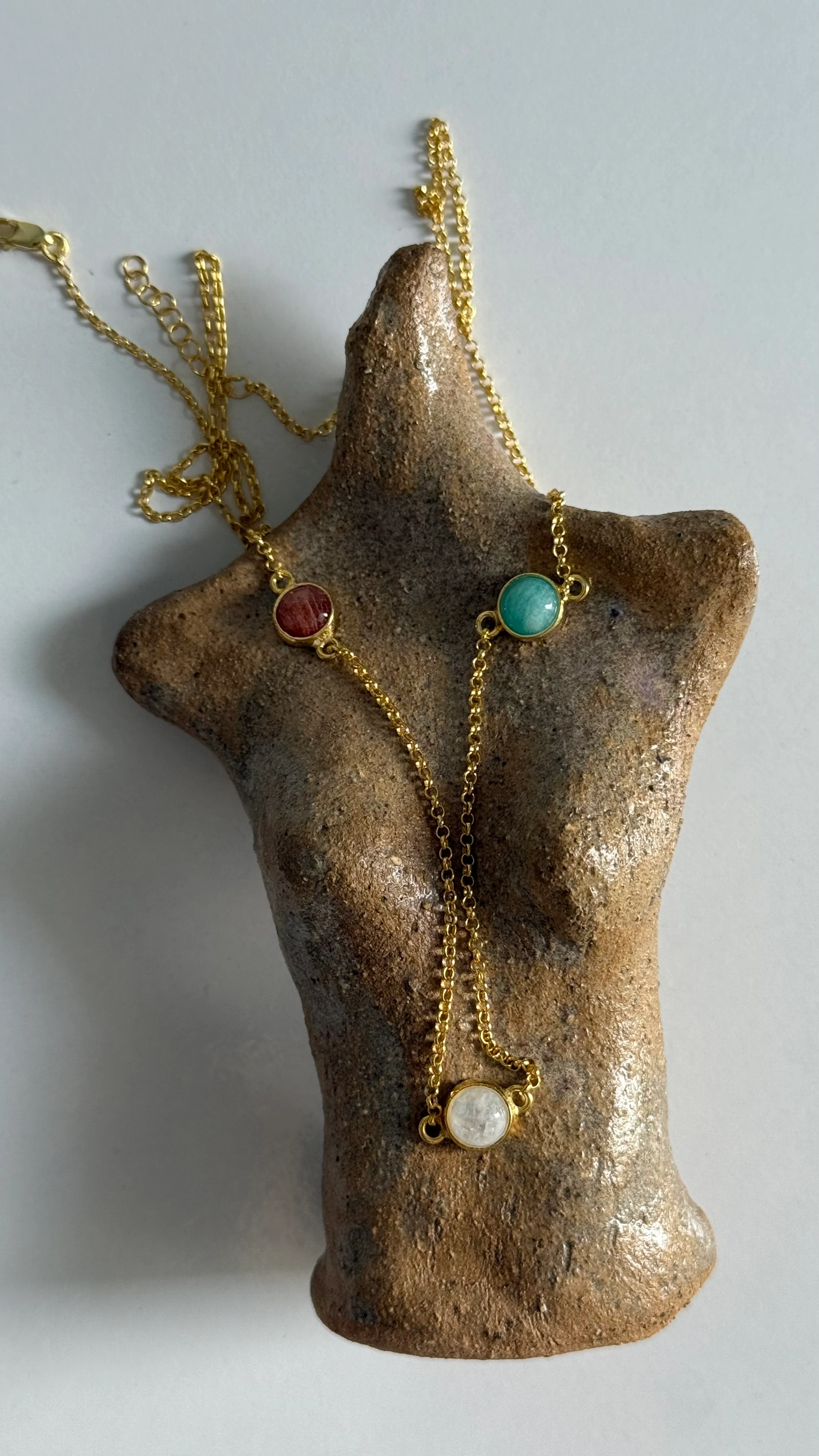 3 taşlı (amazonit, aytaşı, güneş taşı) kolye (gold)