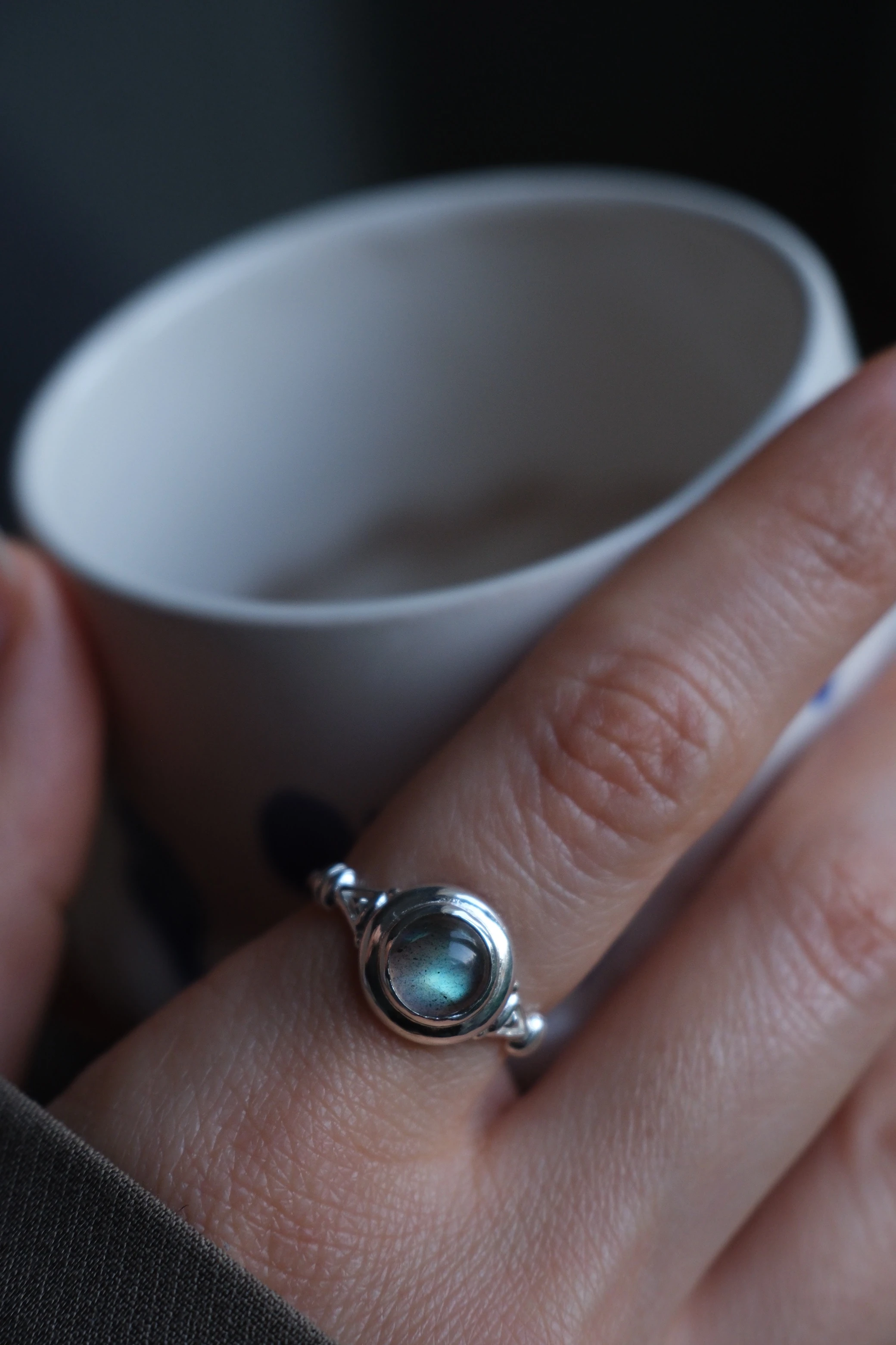 labradorit ‘round piece’ yüzük