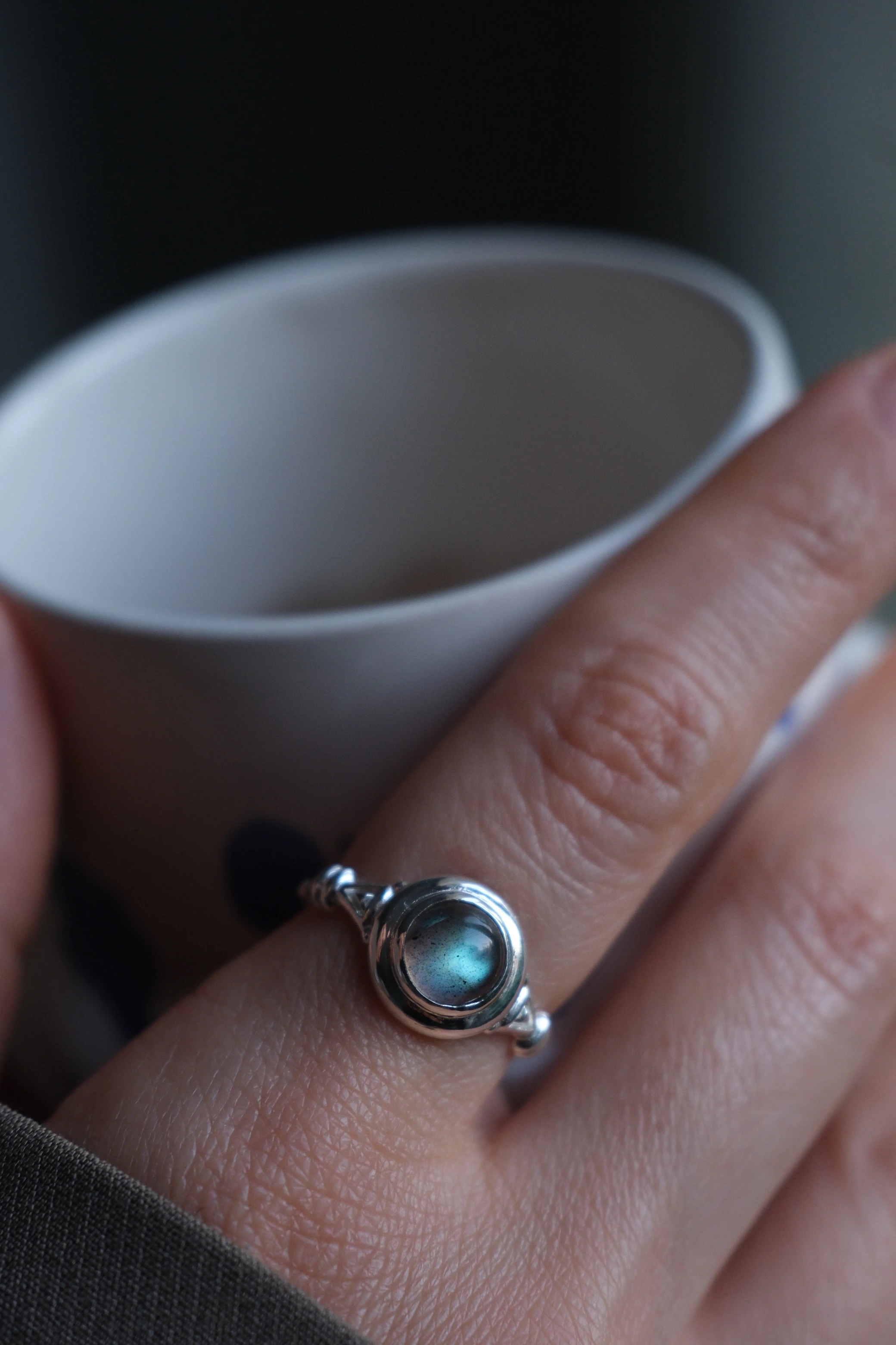 labradorit ‘round piece’ yüzük