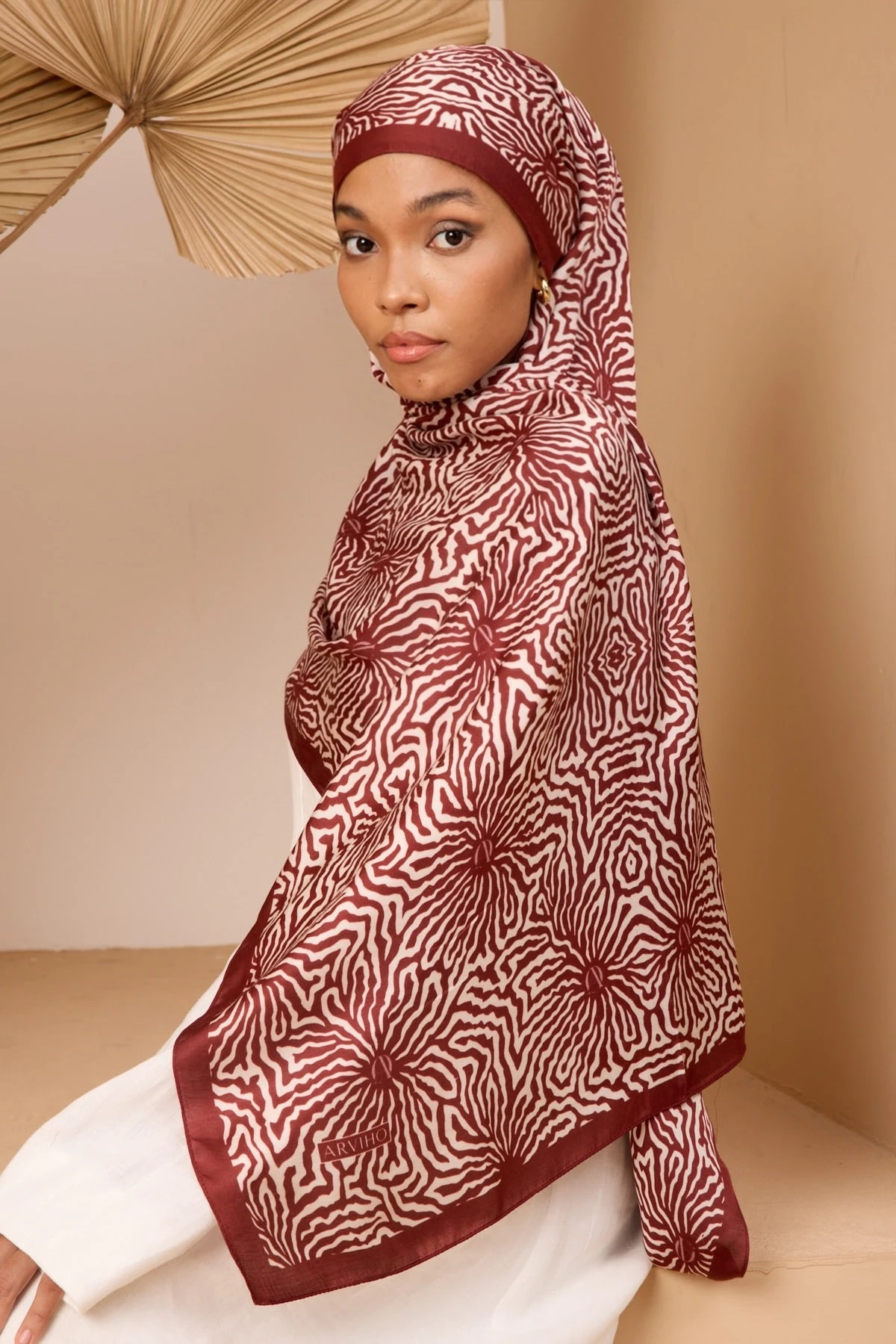 Lovury İpeksi Şal Monogram Desen