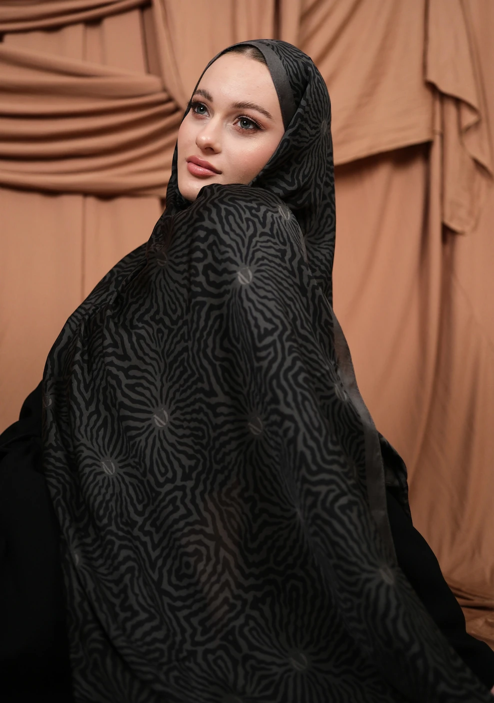 Lovury İpeksi Şal Monogram Desen - Antrasit