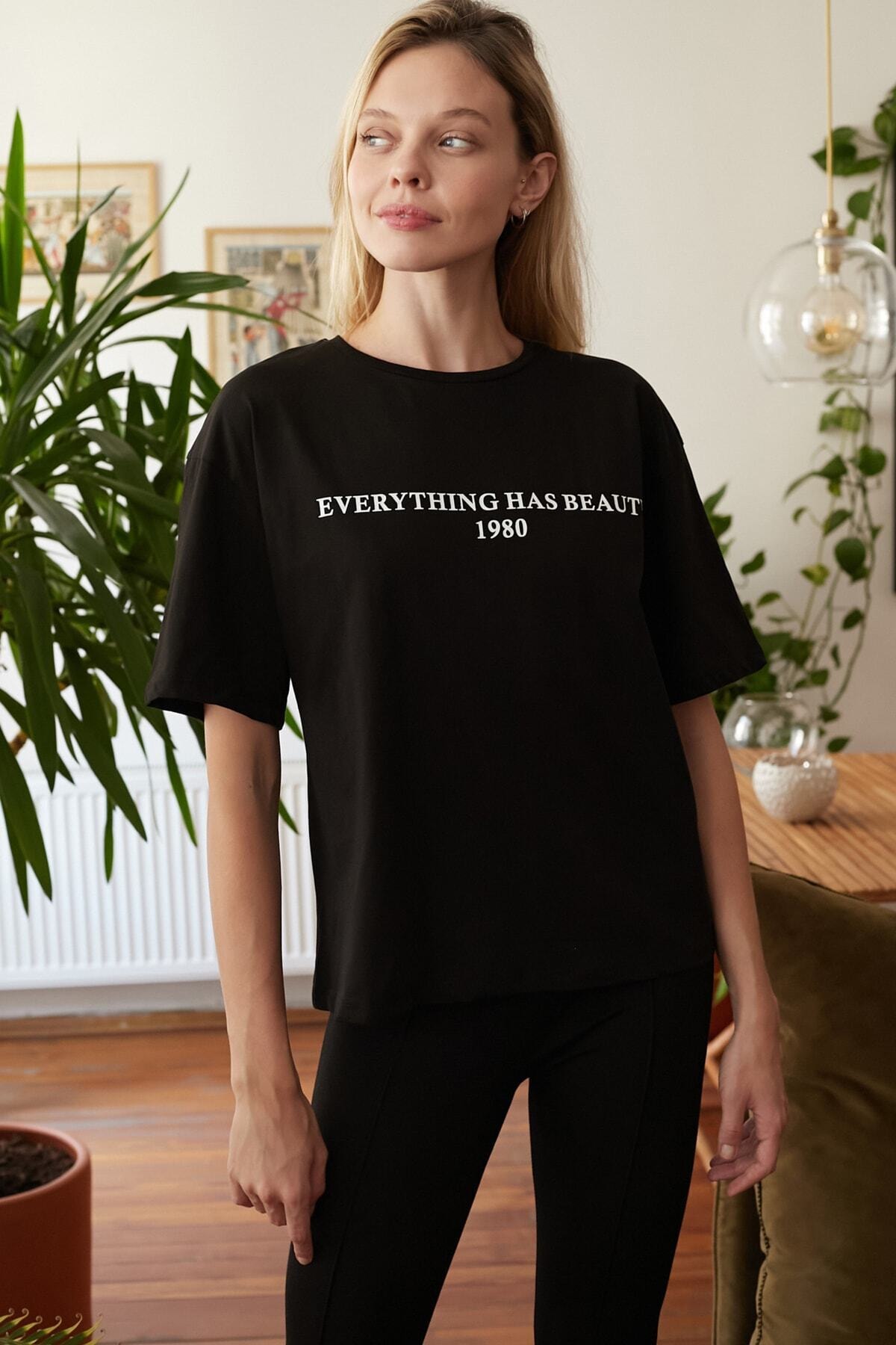 Kadın  Siyah Baskılı Beauty Tshirt