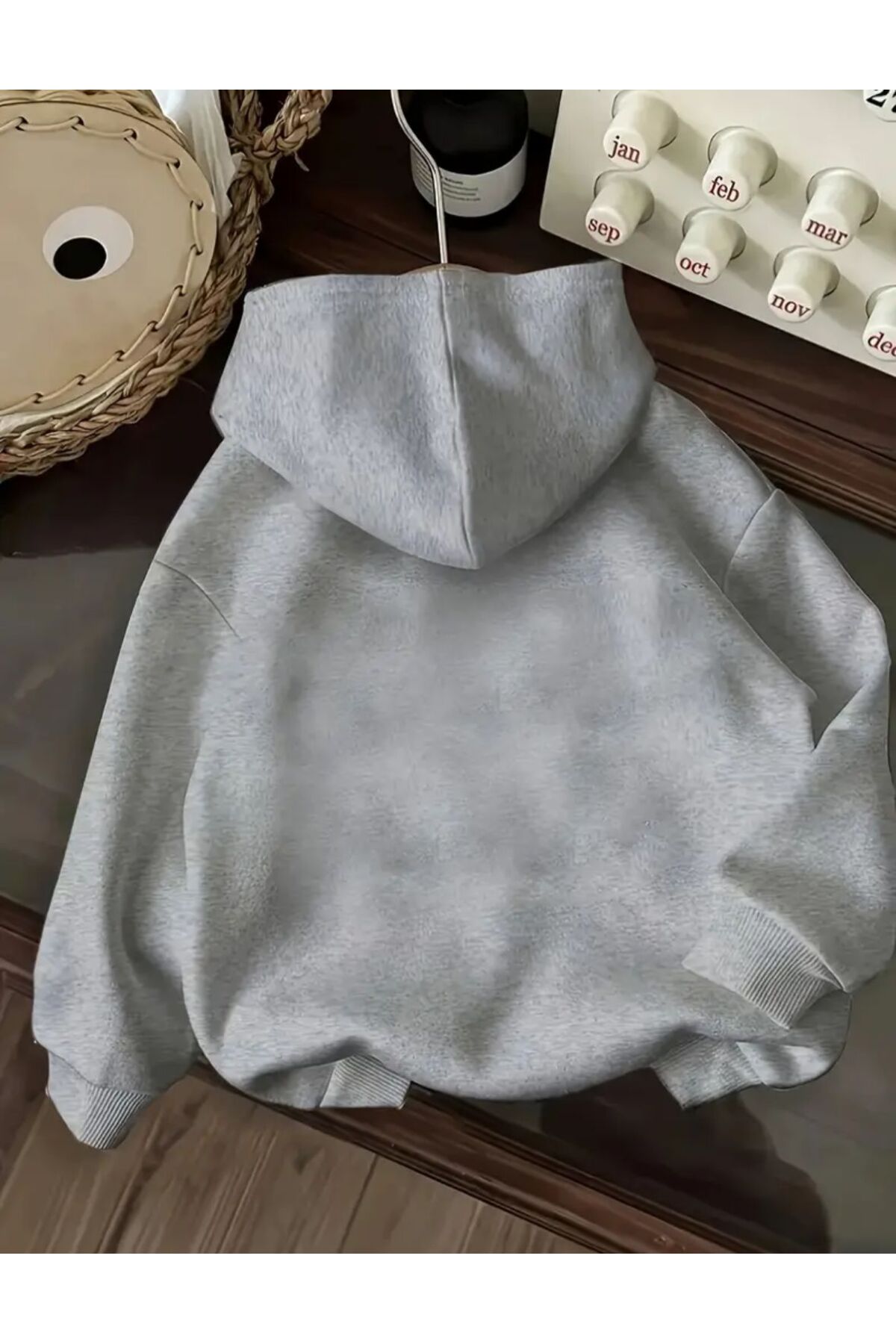 Baskı Detaylı İçi Polarlı Kapüşonlu Sweatshirt