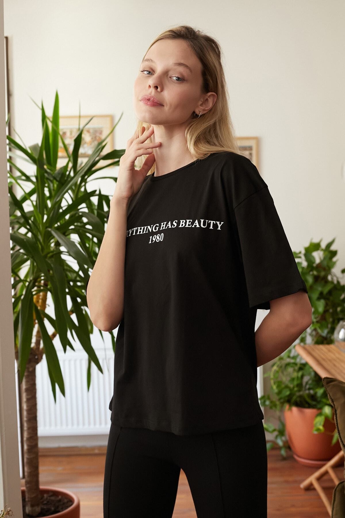 Kadın  Siyah Baskılı Beauty Tshirt