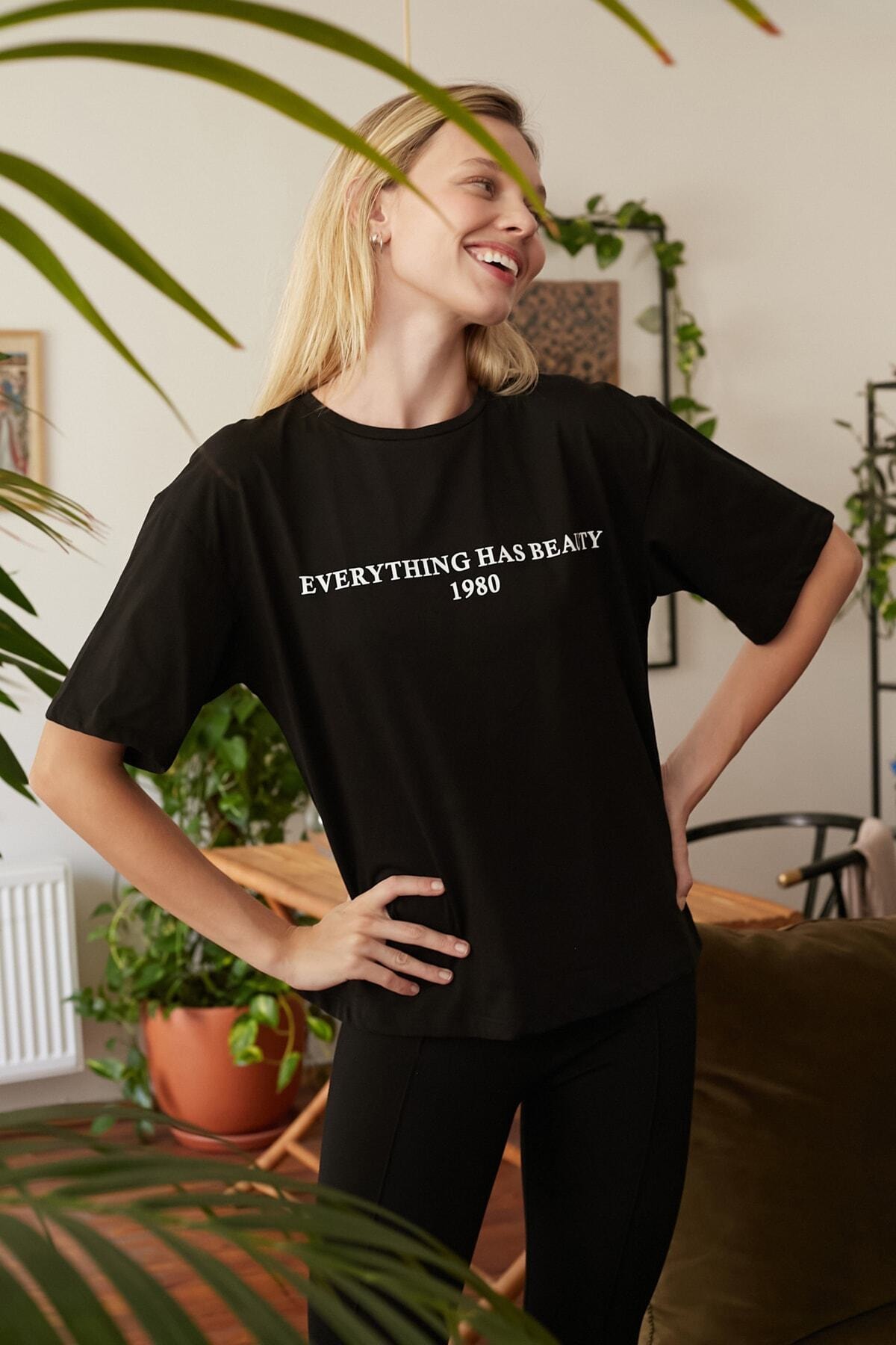 Kadın  Siyah Baskılı Beauty Tshirt