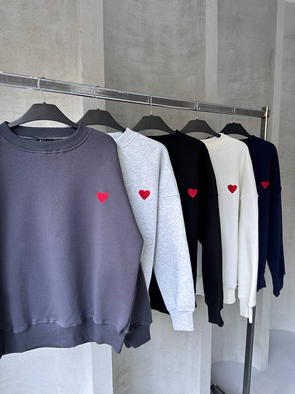 Kadın Kalp Detaylı Şardonlu Basic Oversize Sweatshirt