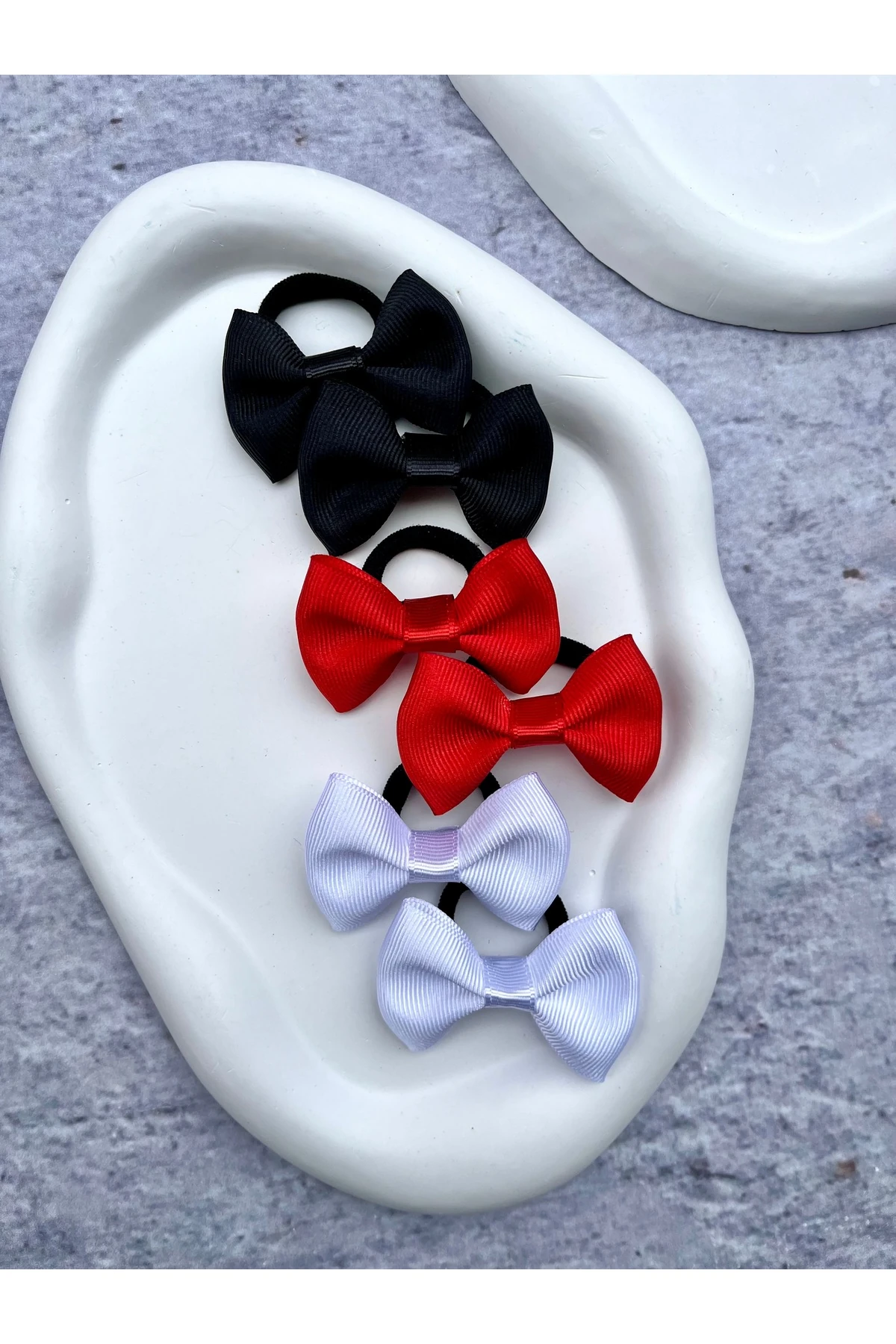 Kırmızı Siyah Beyaz Fiyonk Lastik Toka Seti 3 Çift