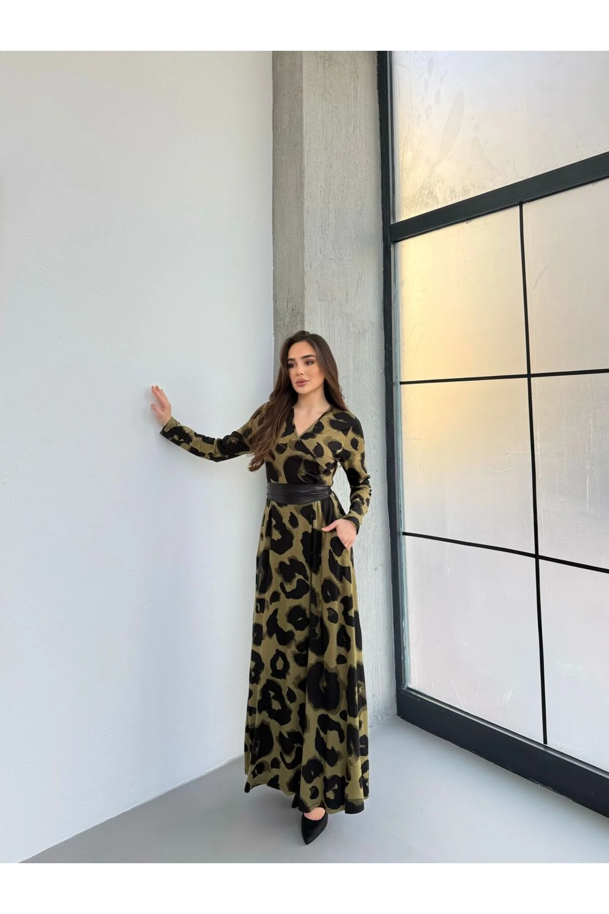 Kravuze Haki Kemerli Çember Desen