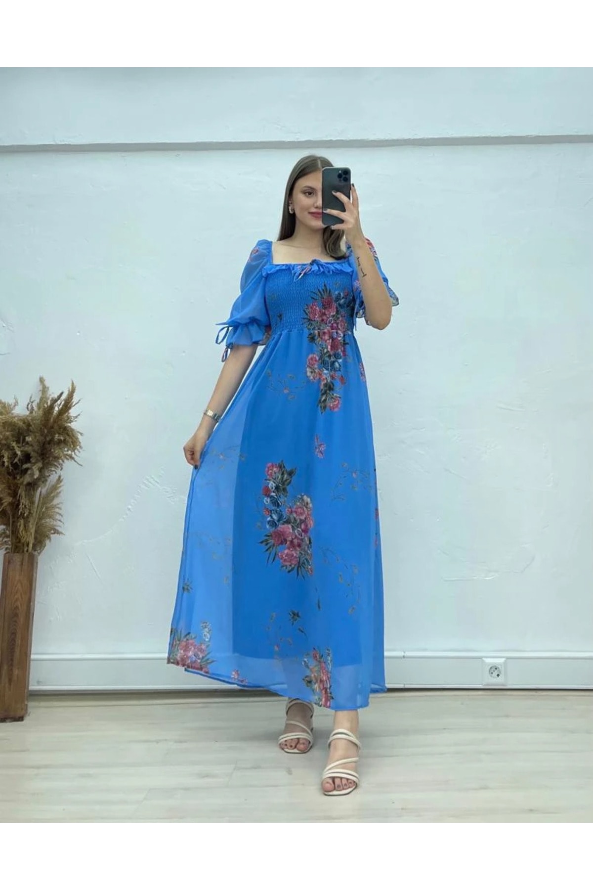 Güllü Madonna Şifon Elbise