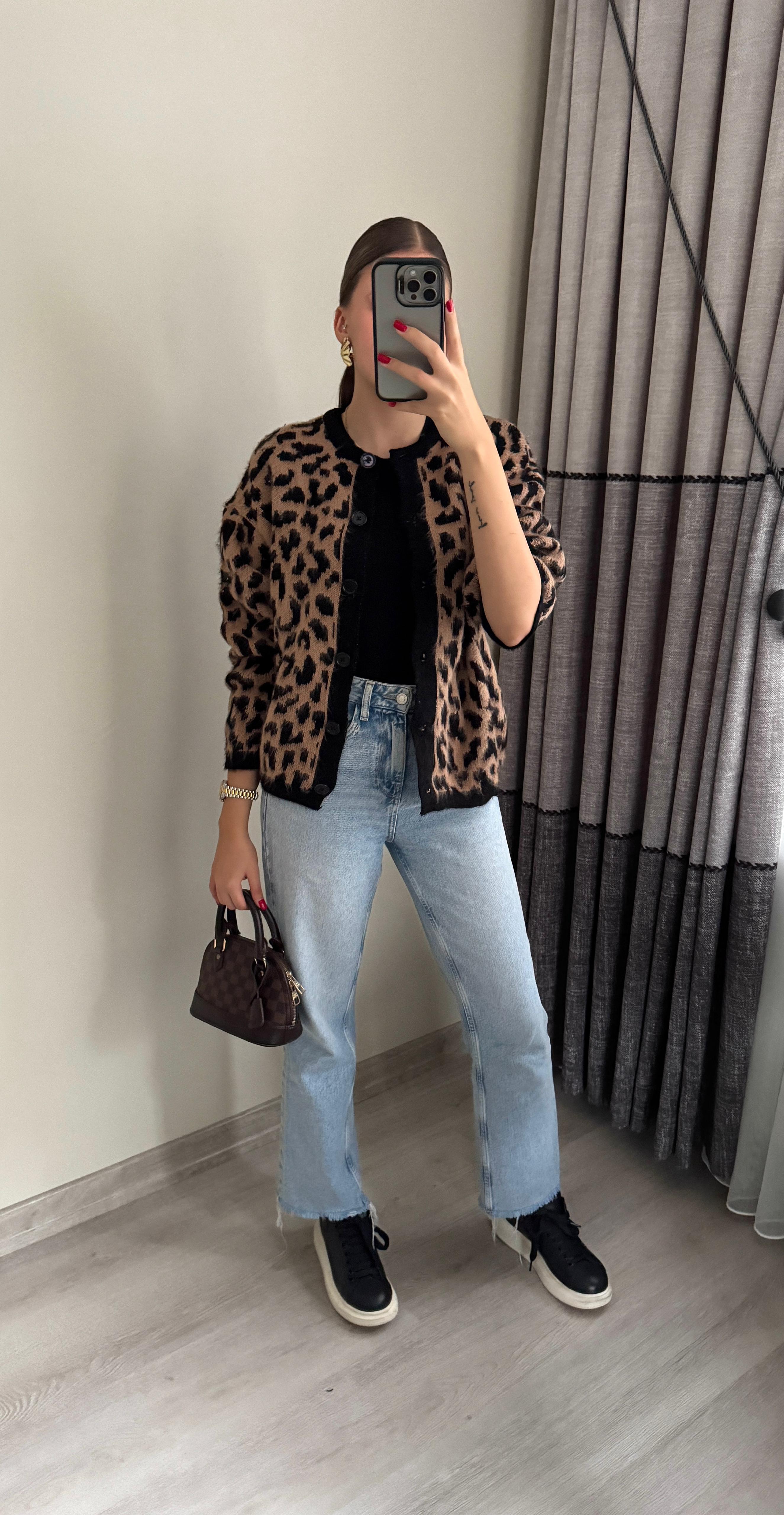 Düğmeli Kırçıllı Triko Kazak