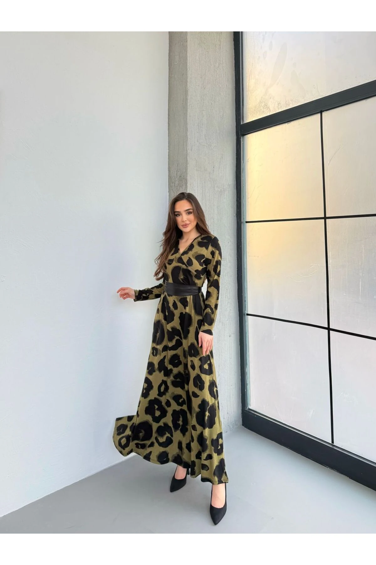 Kravuze Haki Kemerli Çember Desen