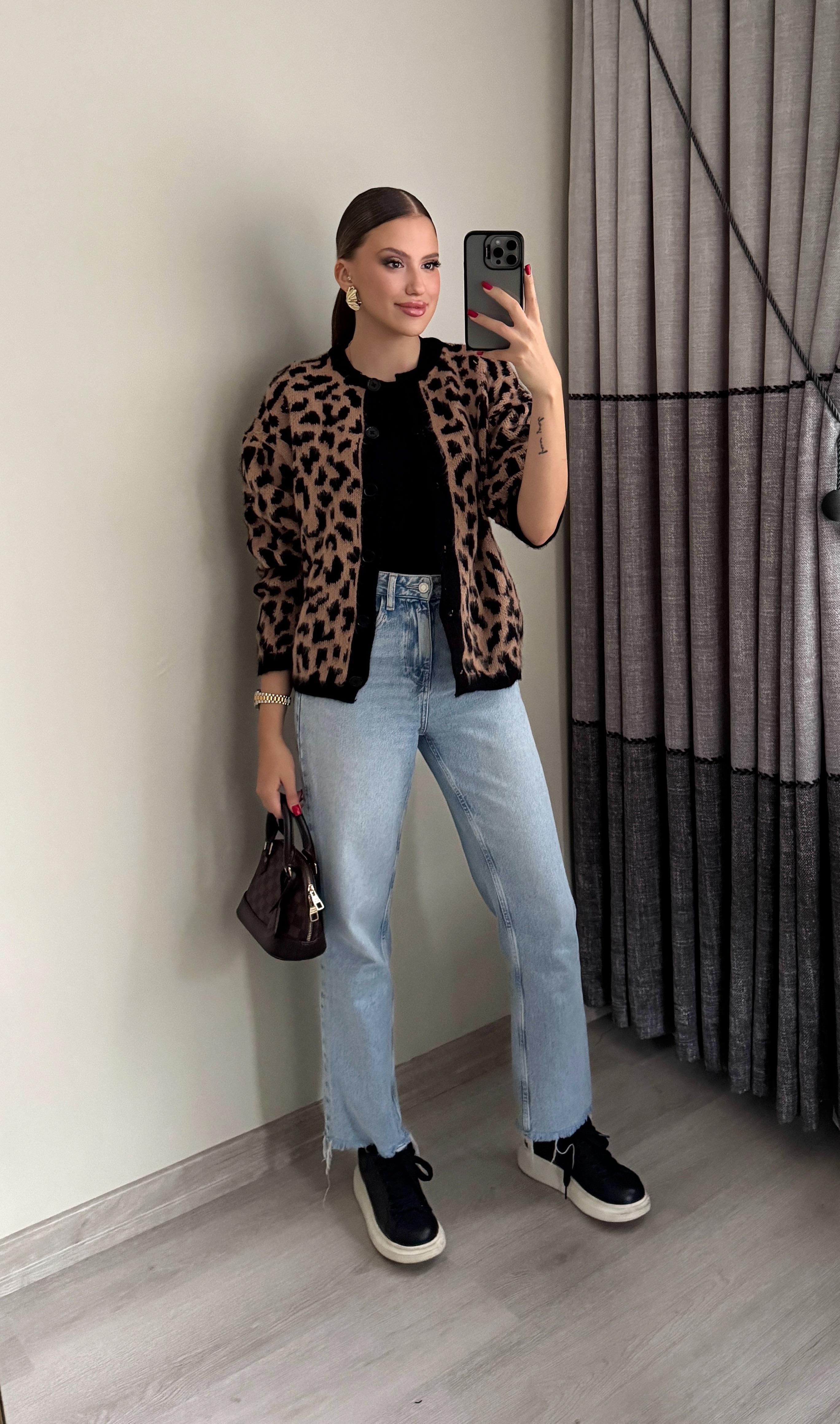 Düğmeli Kırçıllı Triko Kazak