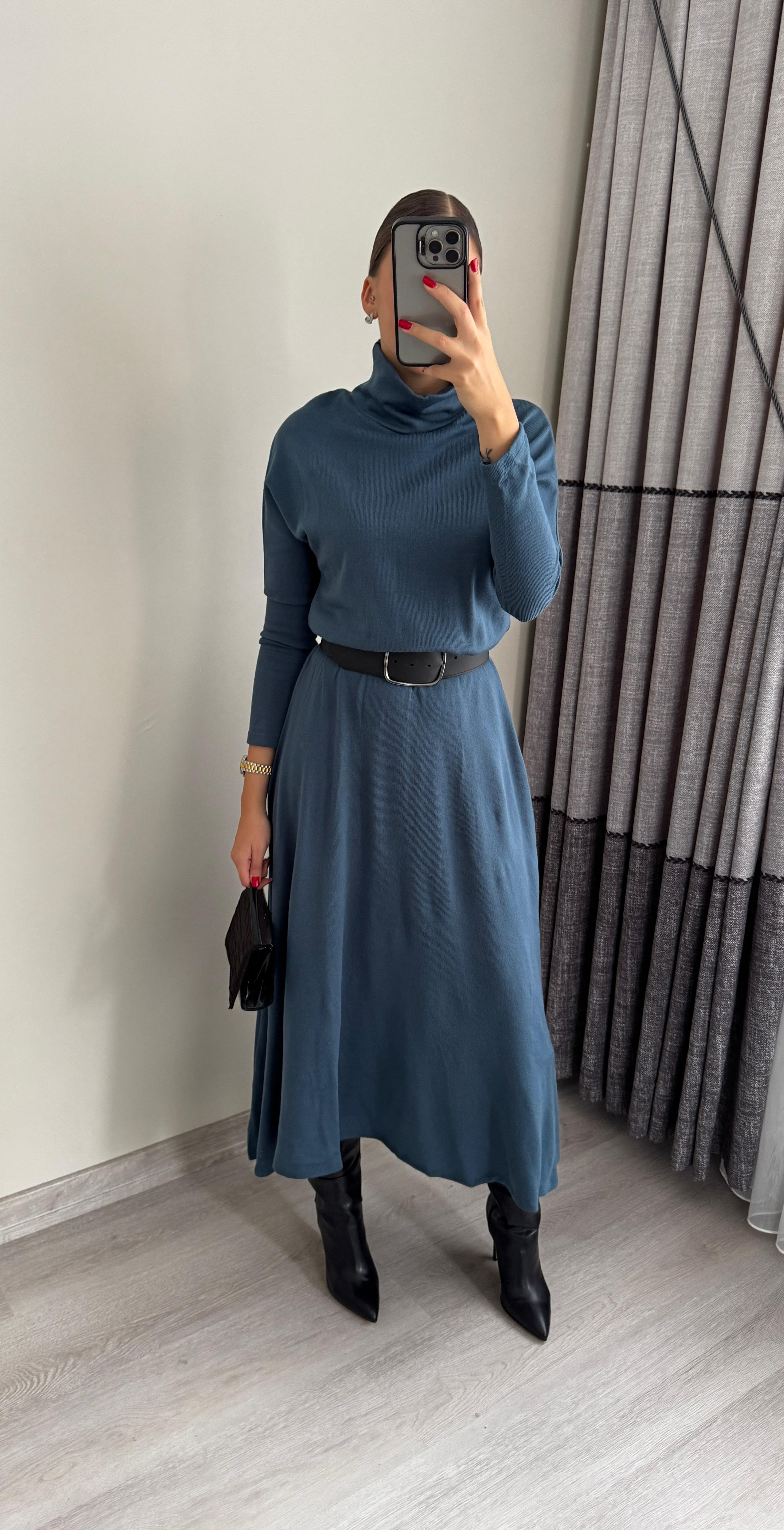 Maxi Balıkçı Yaka Kemerli Triko Elbise