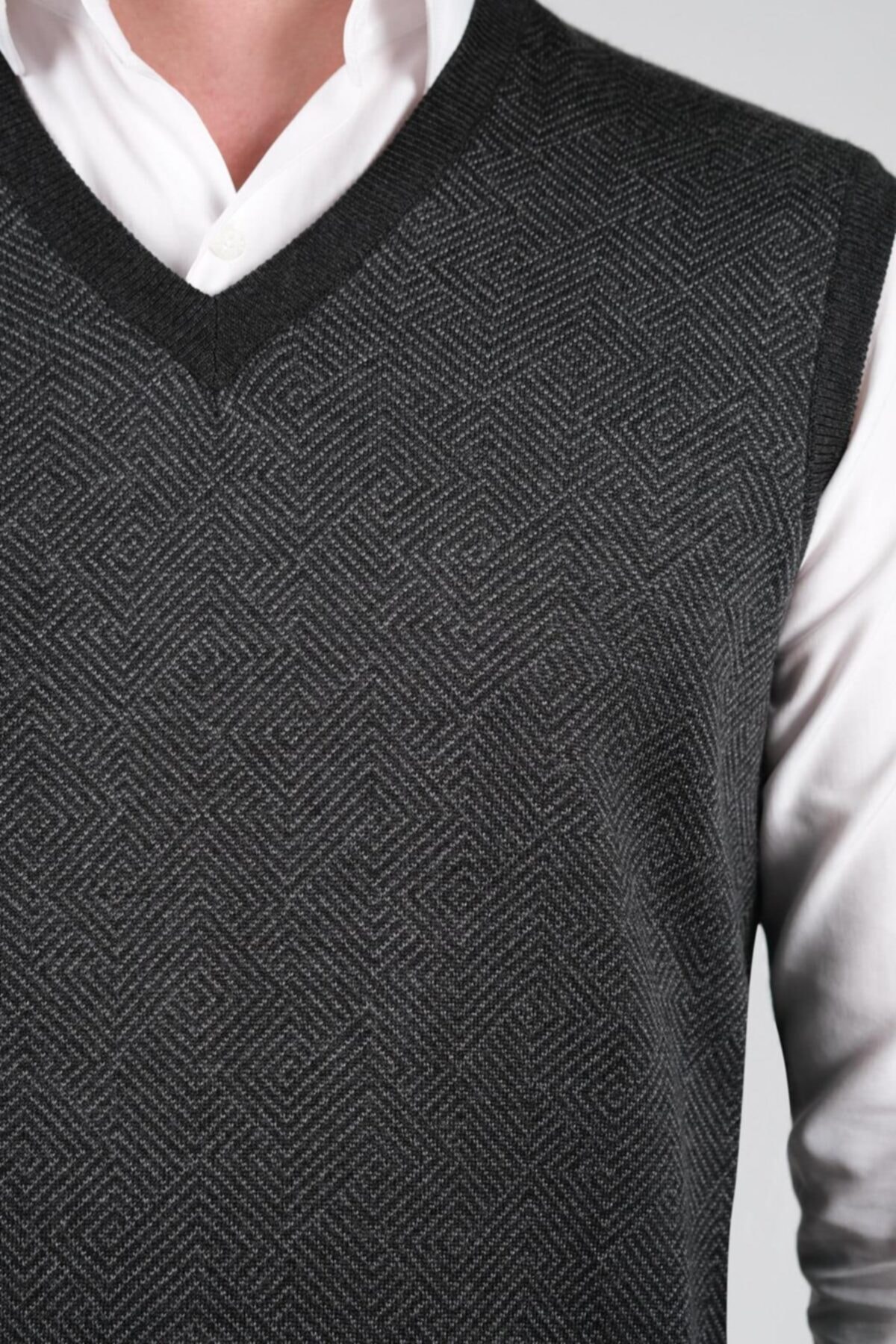 Erkek V Yaka Triko Süveter Desenli Bel Lastikli Dokuma Çelik Örgü