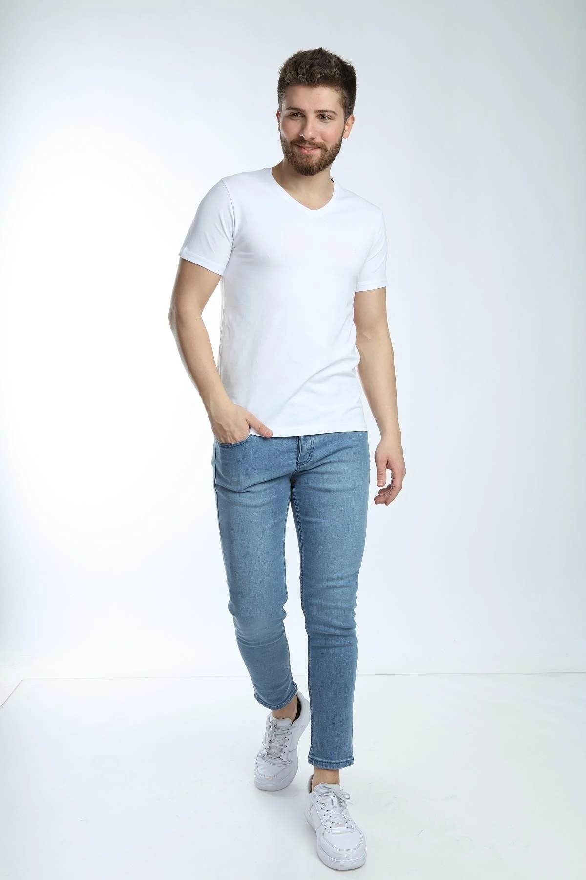 Erkek V Yaka Basic Tişört Düz Beyaz Renk Slim Fit