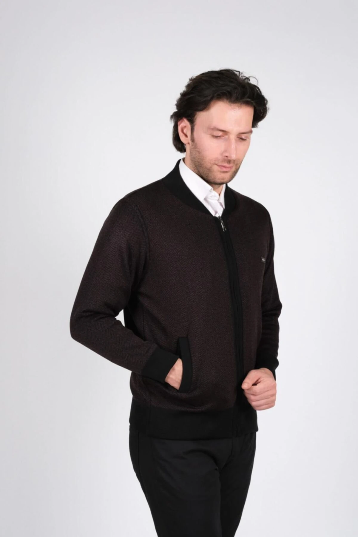 Erkek Hakim Yaka Astarlı Triko Mont Fermuarlı Desenli Kol Ve Bel Lastikli Çelik Örgü