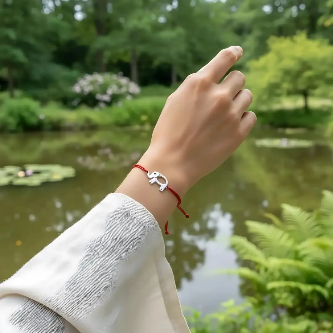 925 Ayar Gümüş 0.01ct Pırlanta Taşlı Fil Kırmızı İpli Bileklik