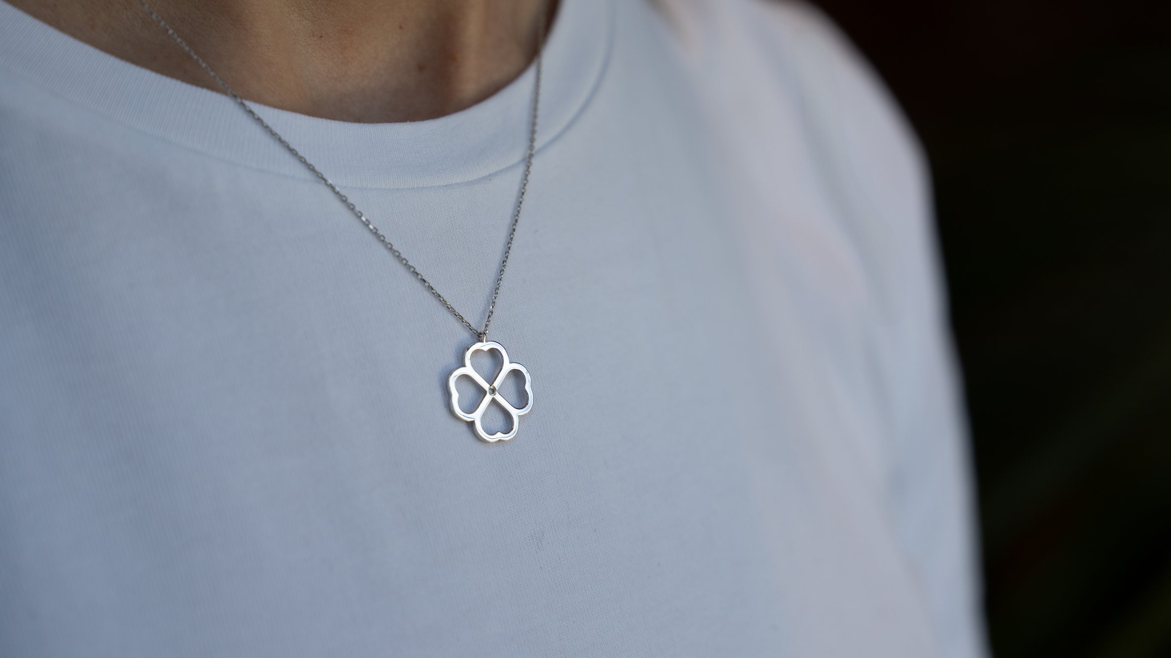 14K Altın 0.01ct Pırlantalı Kalp Yonca Kolye