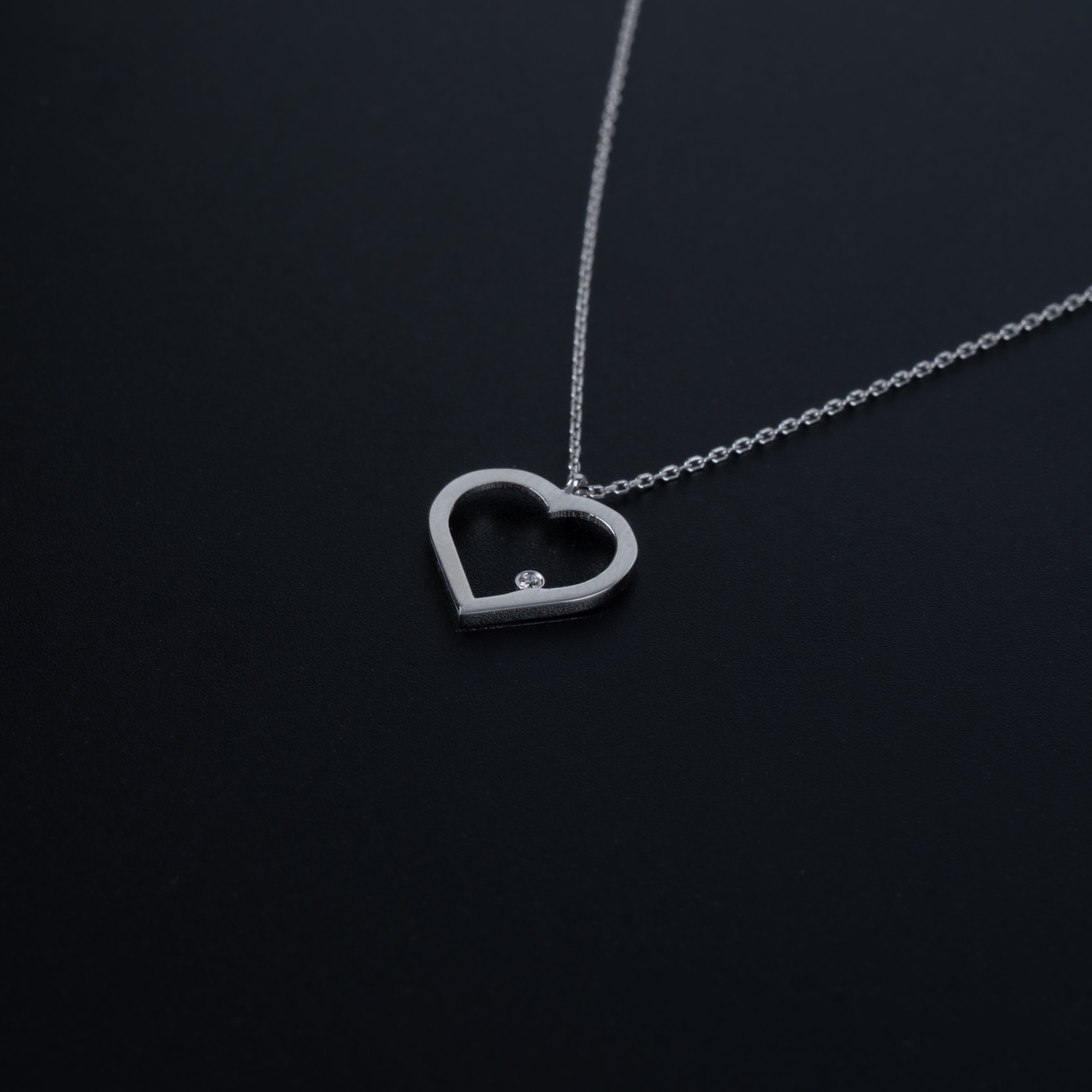 14K Altın 0.01ct Pırlantalı Kalp Kolye