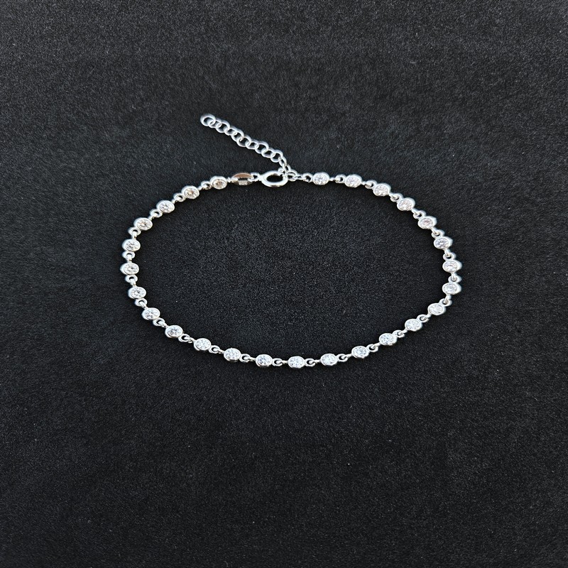 Sonsuzluğun Işıltısı: G&A Jewels 925 Ayar Gümüş Zirkon Taşlı Yuvarlak Model Bileklik