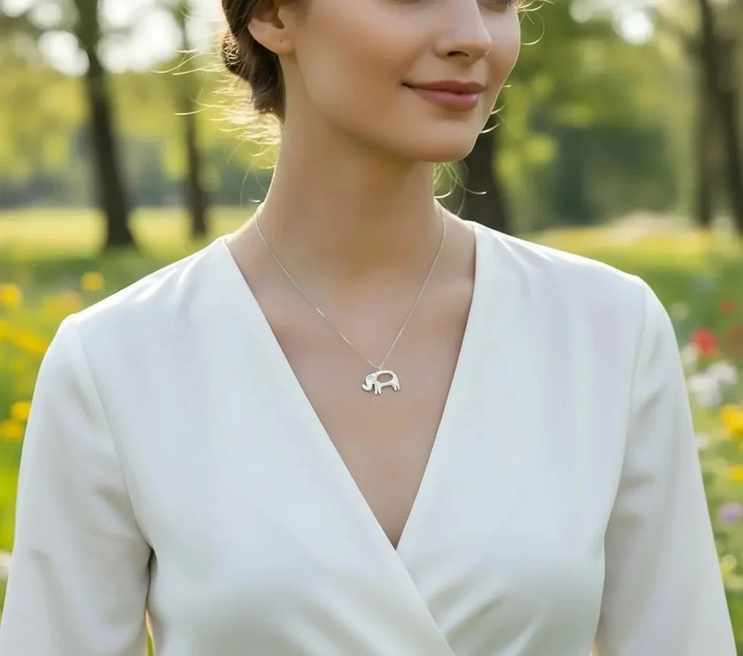 925 Ayar Gümüş 0.01CT Pırlanta Taşlı Fil Kolye