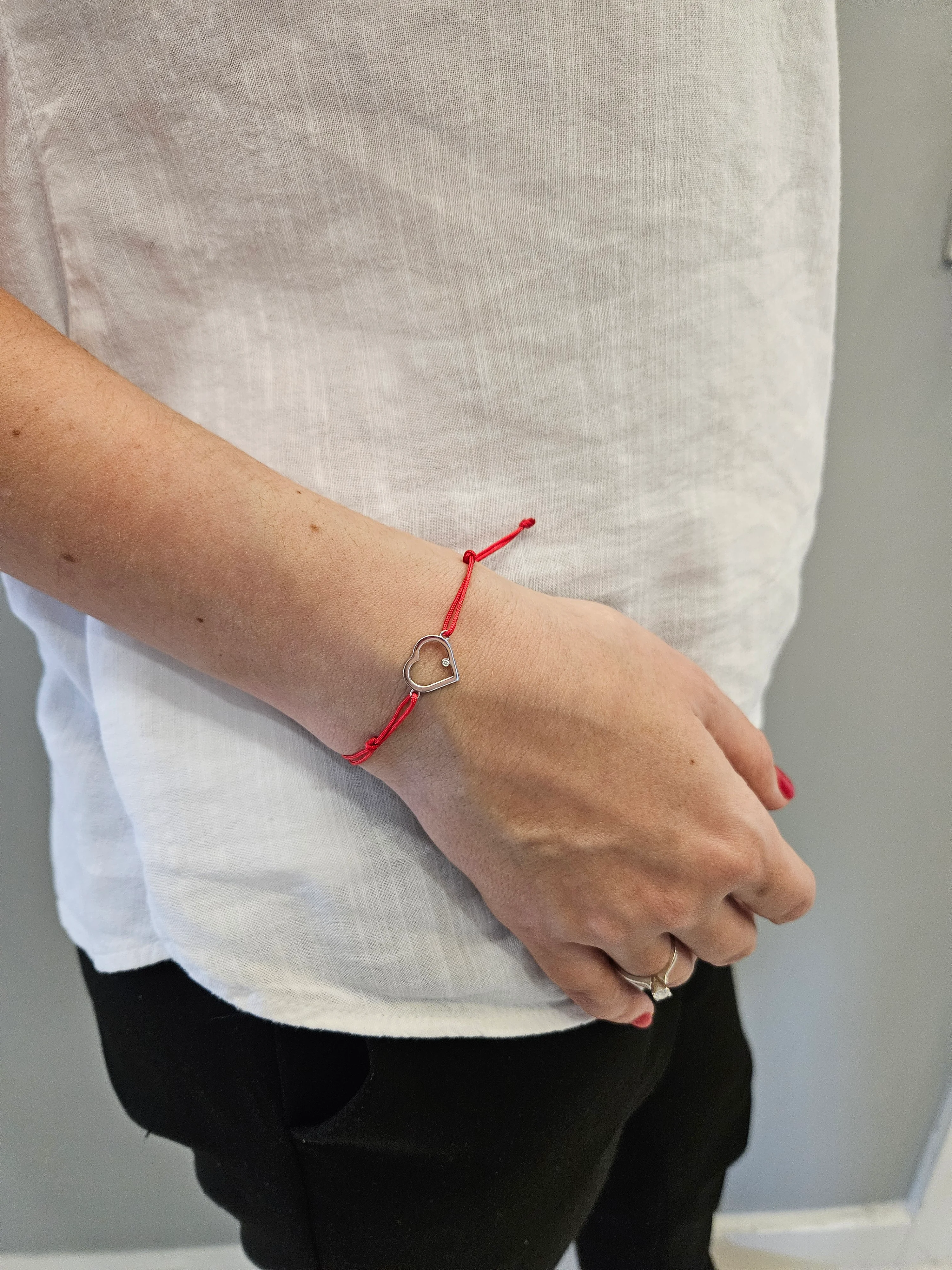 14K Altın 0.01ct Pırlantalı Kalp Kırmızı İpli Bileklik