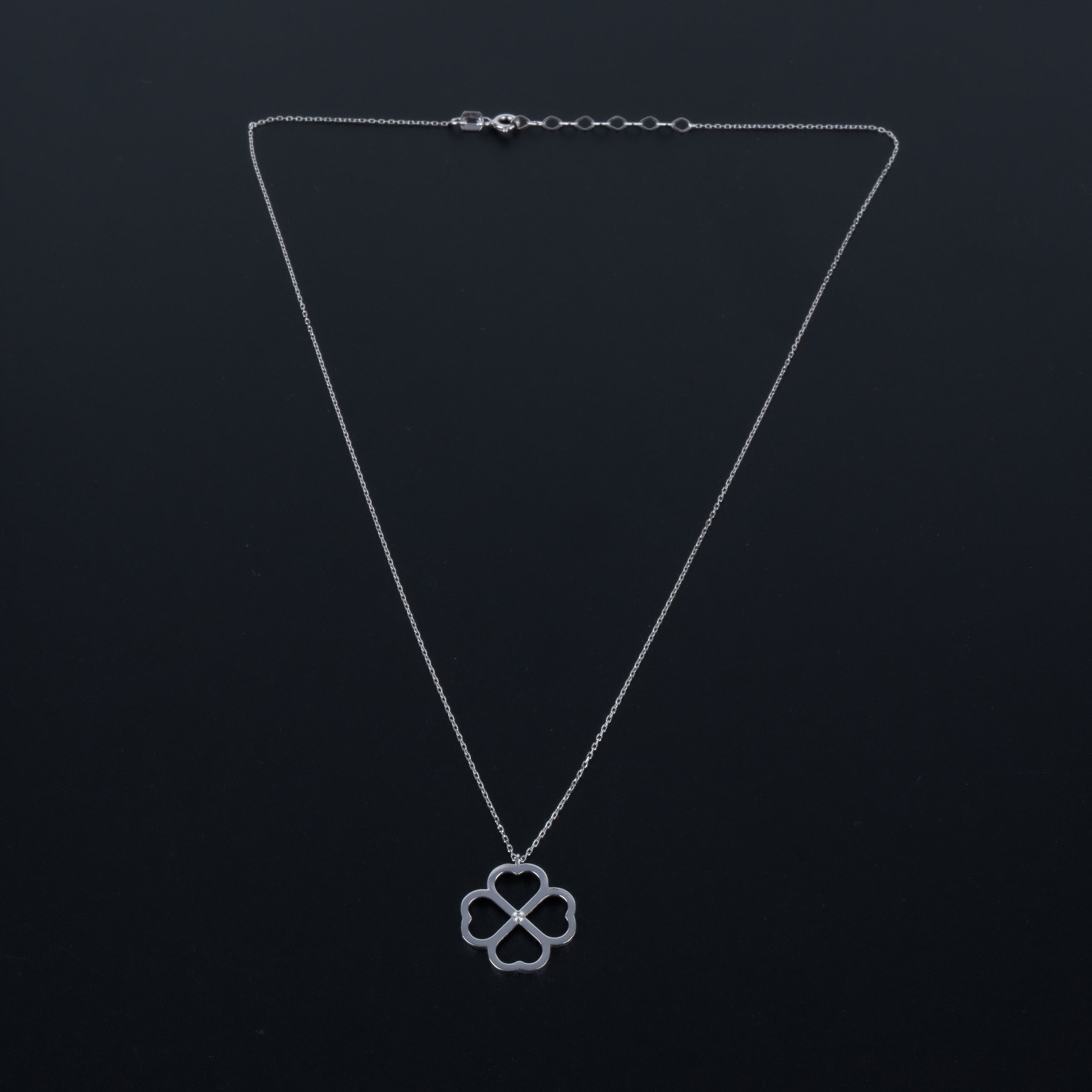 14K Altın 0.01ct Pırlantalı Kalp Yonca Kolye