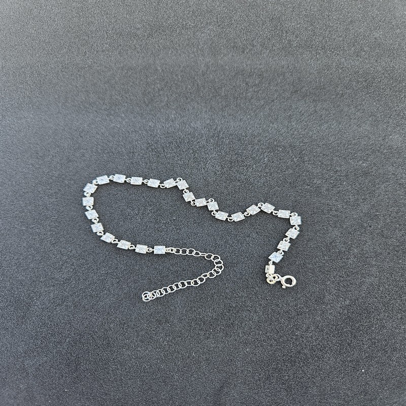 Zarafetin Kare Hali: G&A Jewels 925 Ayar Gümüş Zirkon Taşlı Bileklik