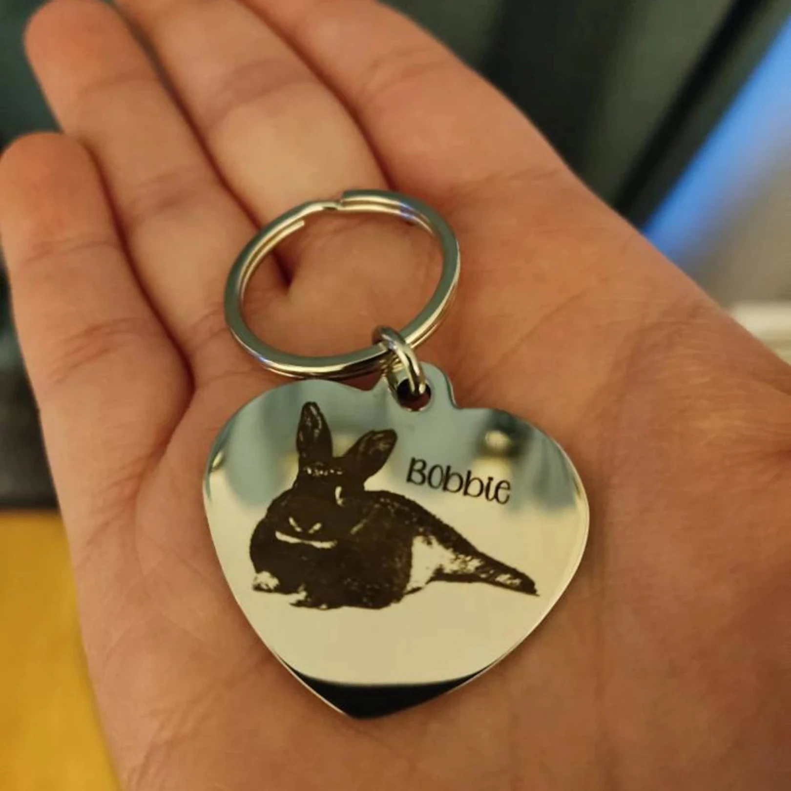 Evcil Hayvanınızın Resminden Çizgisel Karikatürize Anahtarlık - Kalpli ve Yuvarlak Model