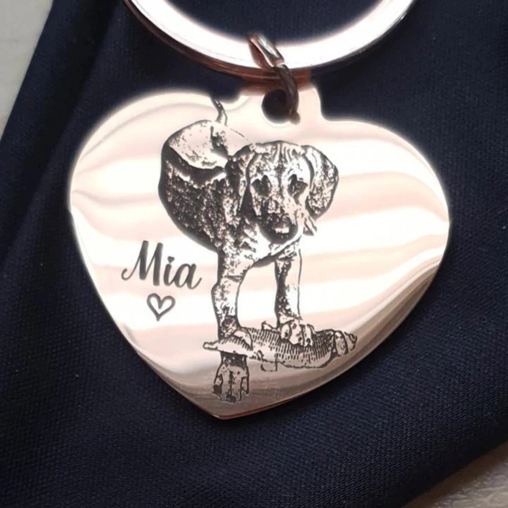 Evcil Hayvanınızın Resminden Çizgisel Karikatürize Anahtarlık - Kalpli ve Yuvarlak Model