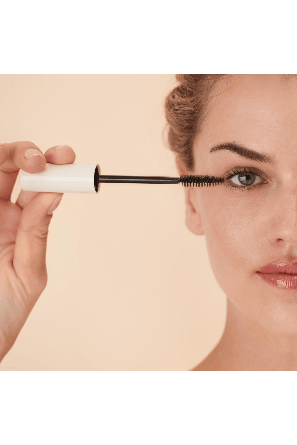 Embryolisse Lash Care Mascara Castor Oil Black (Kirpikler yoğun siyah, doğal olarak güçlendirilmiş ve kıvrık bir görünüme kavuşur) 8 ml
