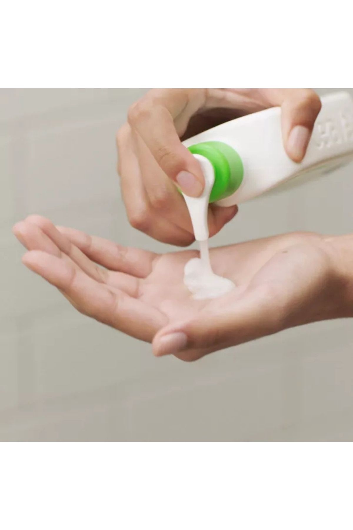 CeraVe Yüz Yıkama Jeli, Normal ve Kuru Ciltler İçin Nemlendirici Yüz Temizleyici 355ml (İthal)