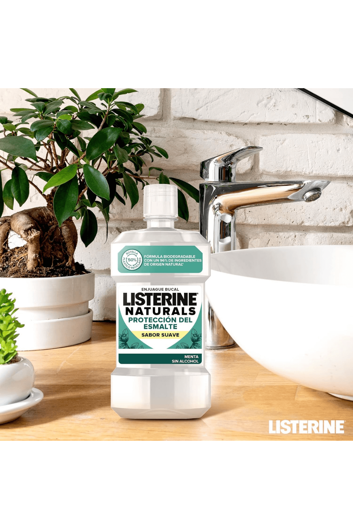 LISTERINE Naturals Emaye Koruma Hafif Lezzet Nane (Alkol veya Boya Yok, Vegan ) 500ml