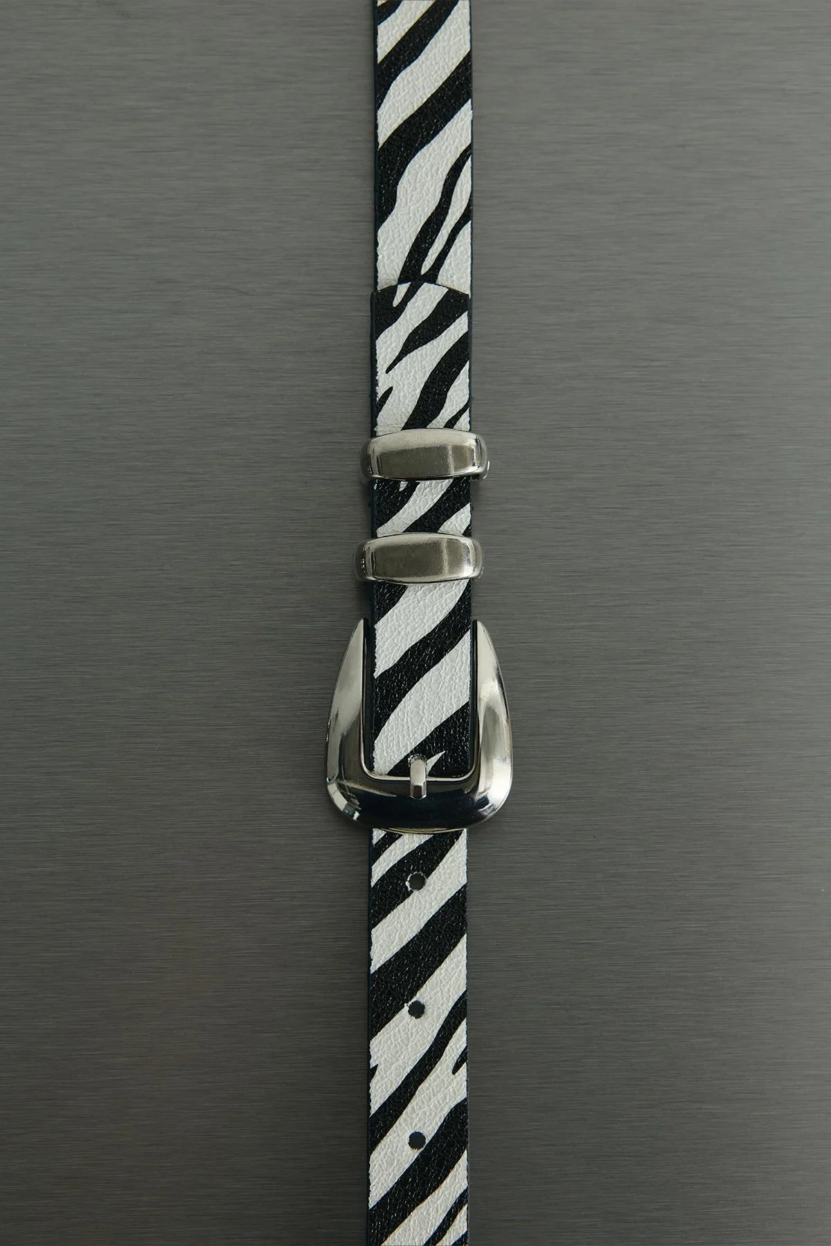 Beyaz Zebra Desenli Kemer