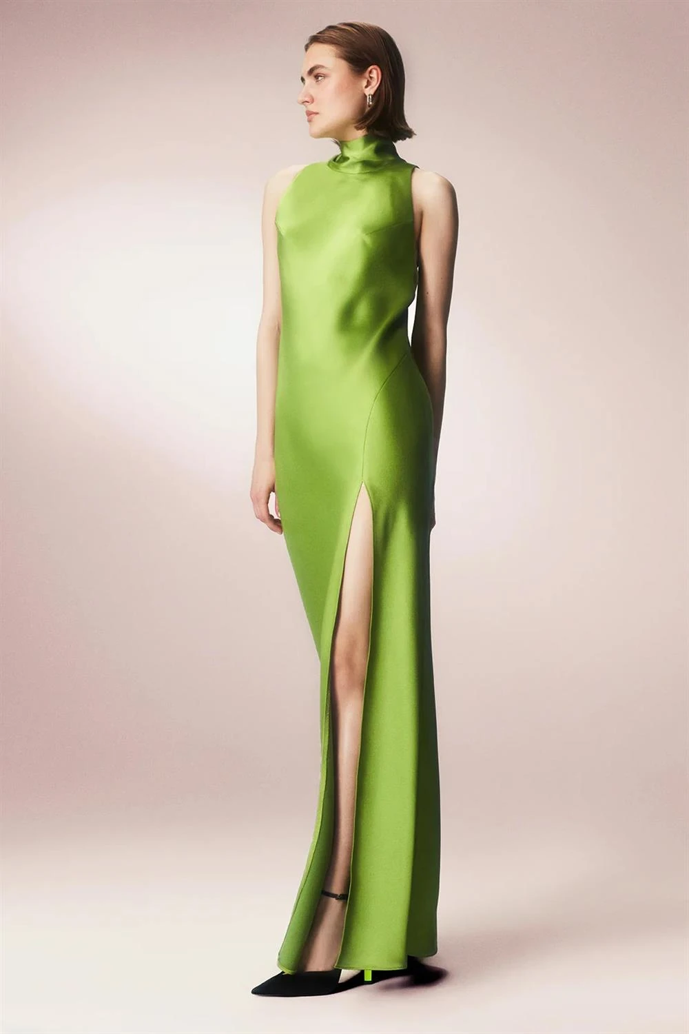 HALTER YAKA YIRTMAÇLI UZUN SATEN ELBİSE YEŞİL