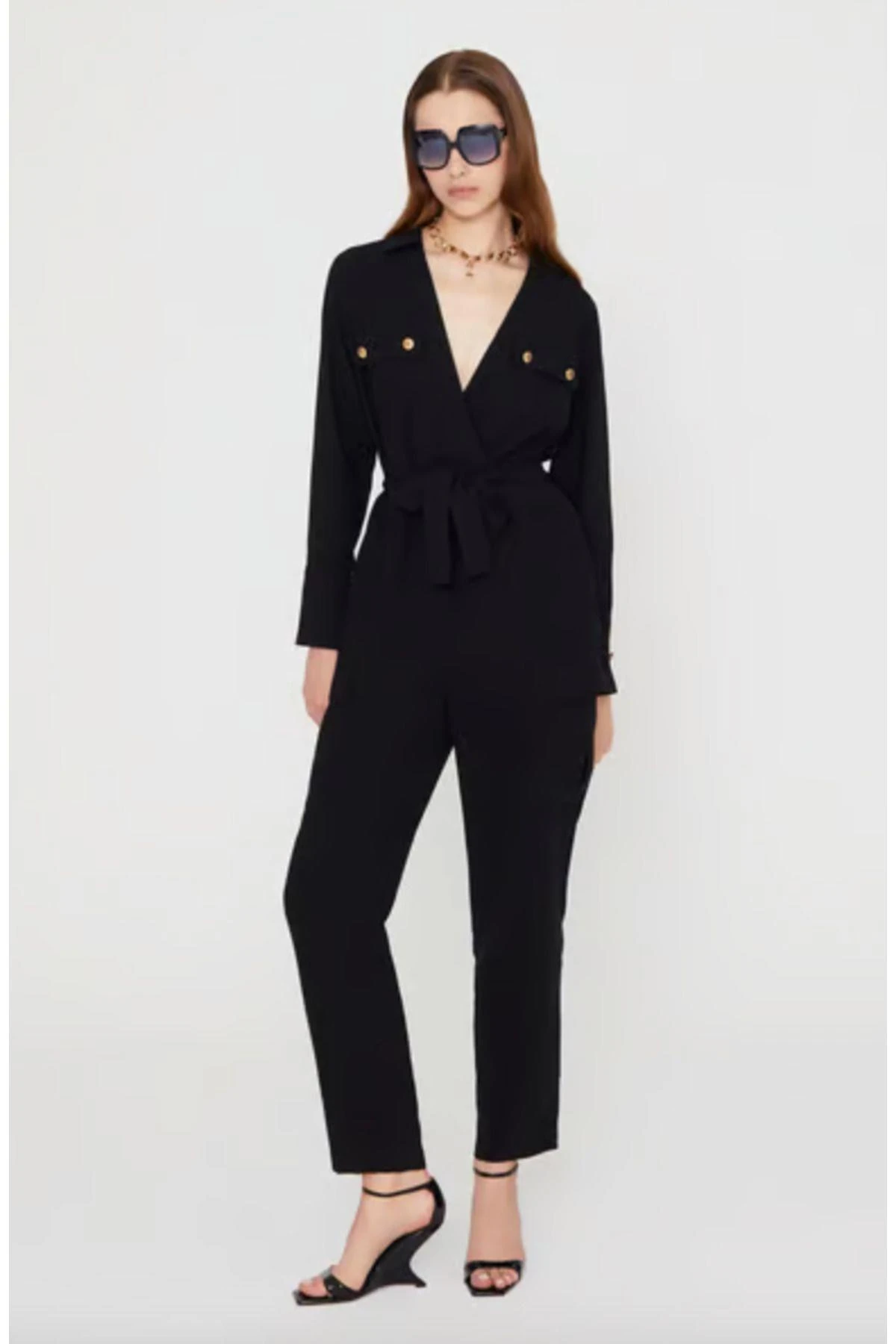 Siyah Düğme Detaylı Tulum