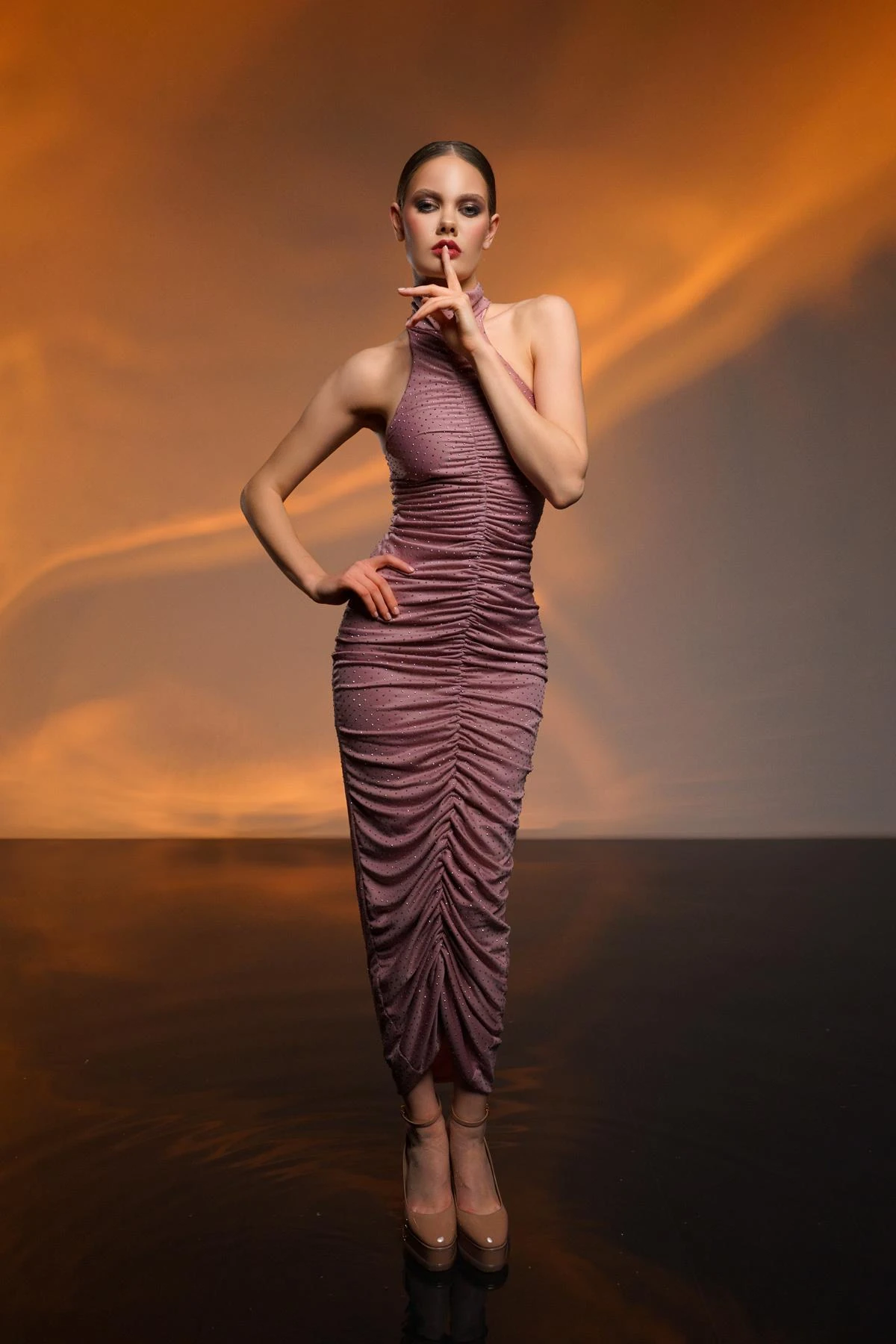 GÜL KURUSU PARLAK TAŞLI DRAPELİ ELBİSE