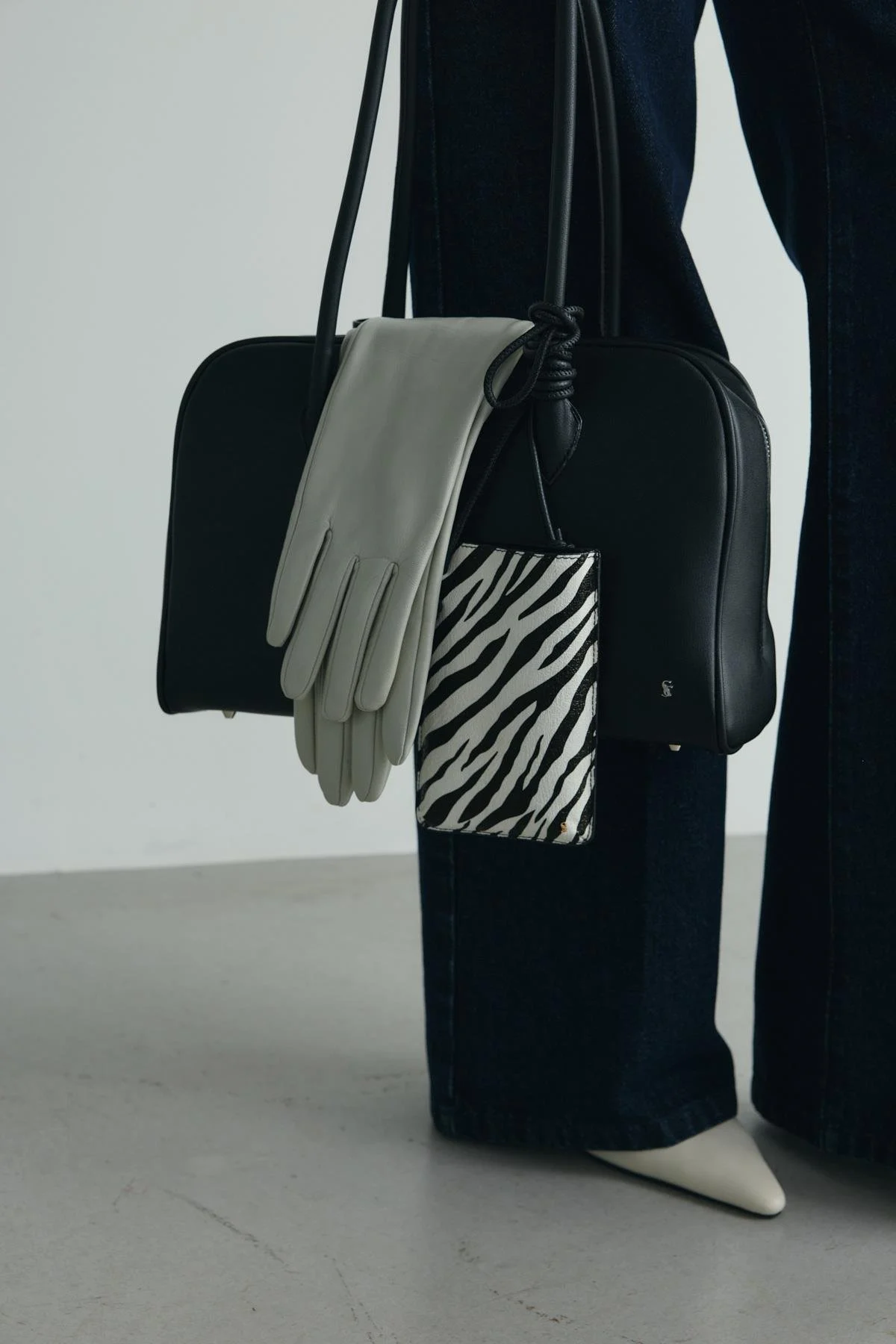 Beyaz Zebra Telefon Çantası