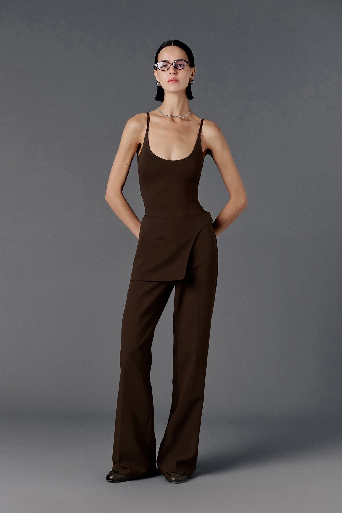 Etek detaylı kumaş pantolon