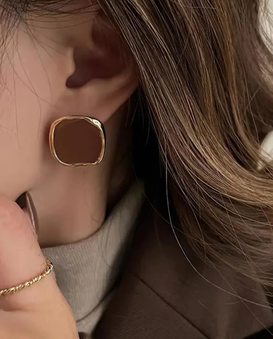 kahverenk kare küpe