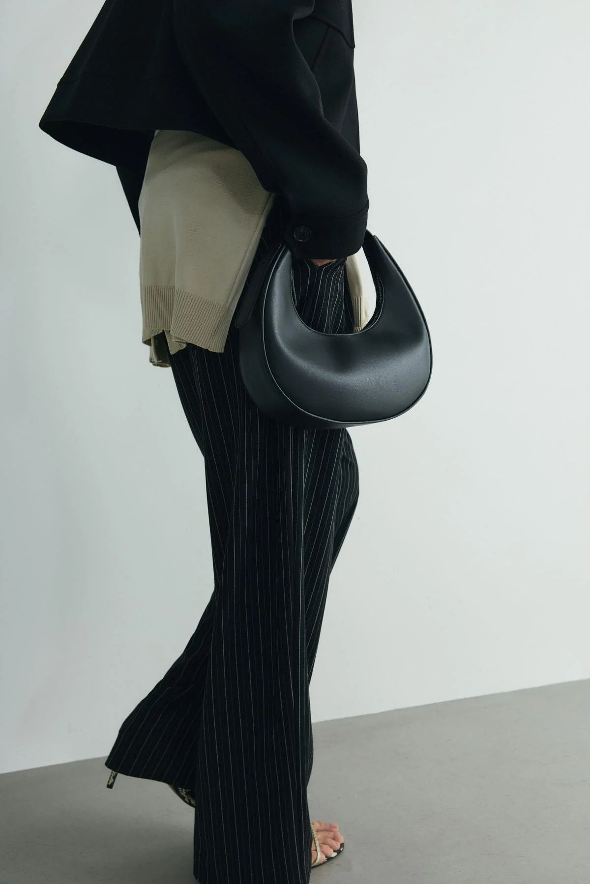 Siyah Rosa Mini Deri Çanta