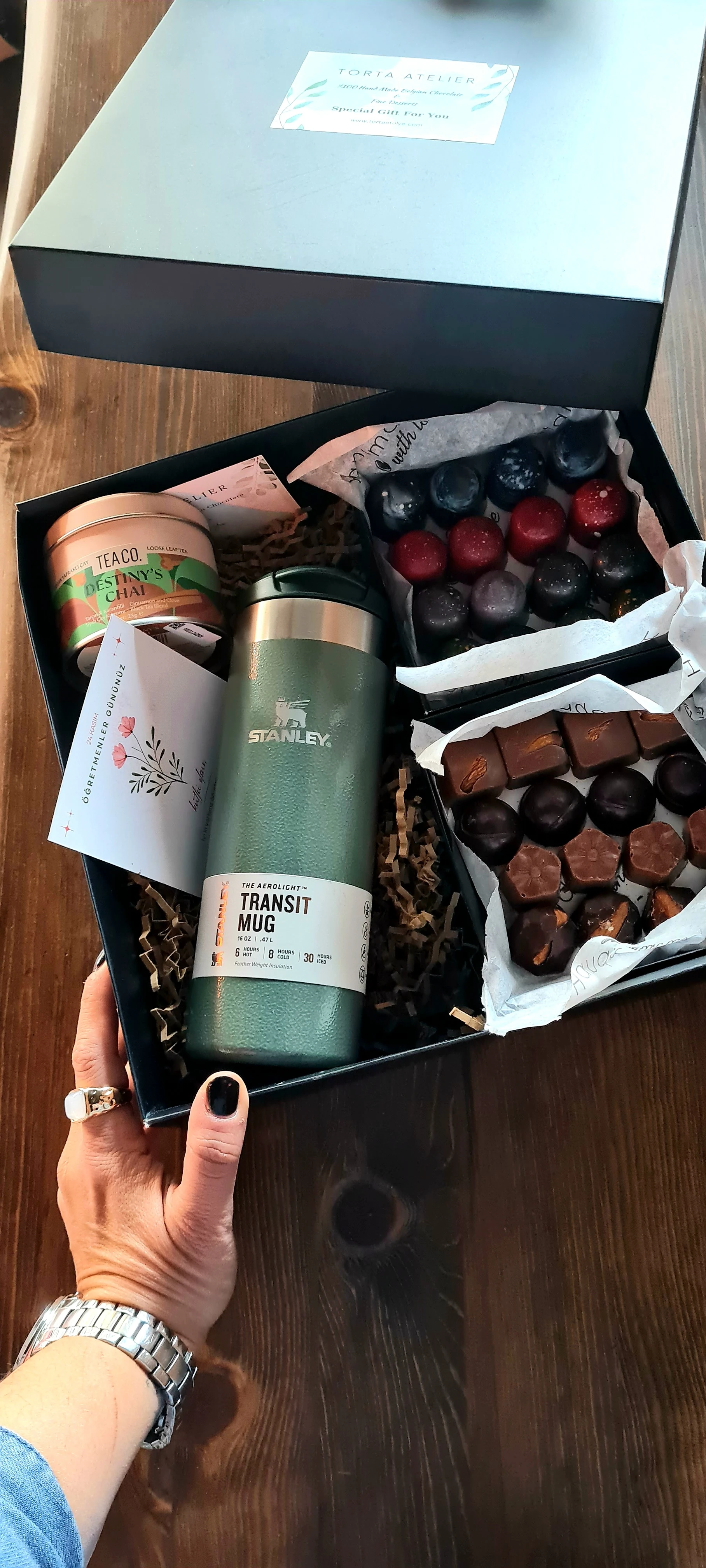 Kişiye Özel Hediye Aranjmanı No 17 :Stanley X Tea & Co Set 