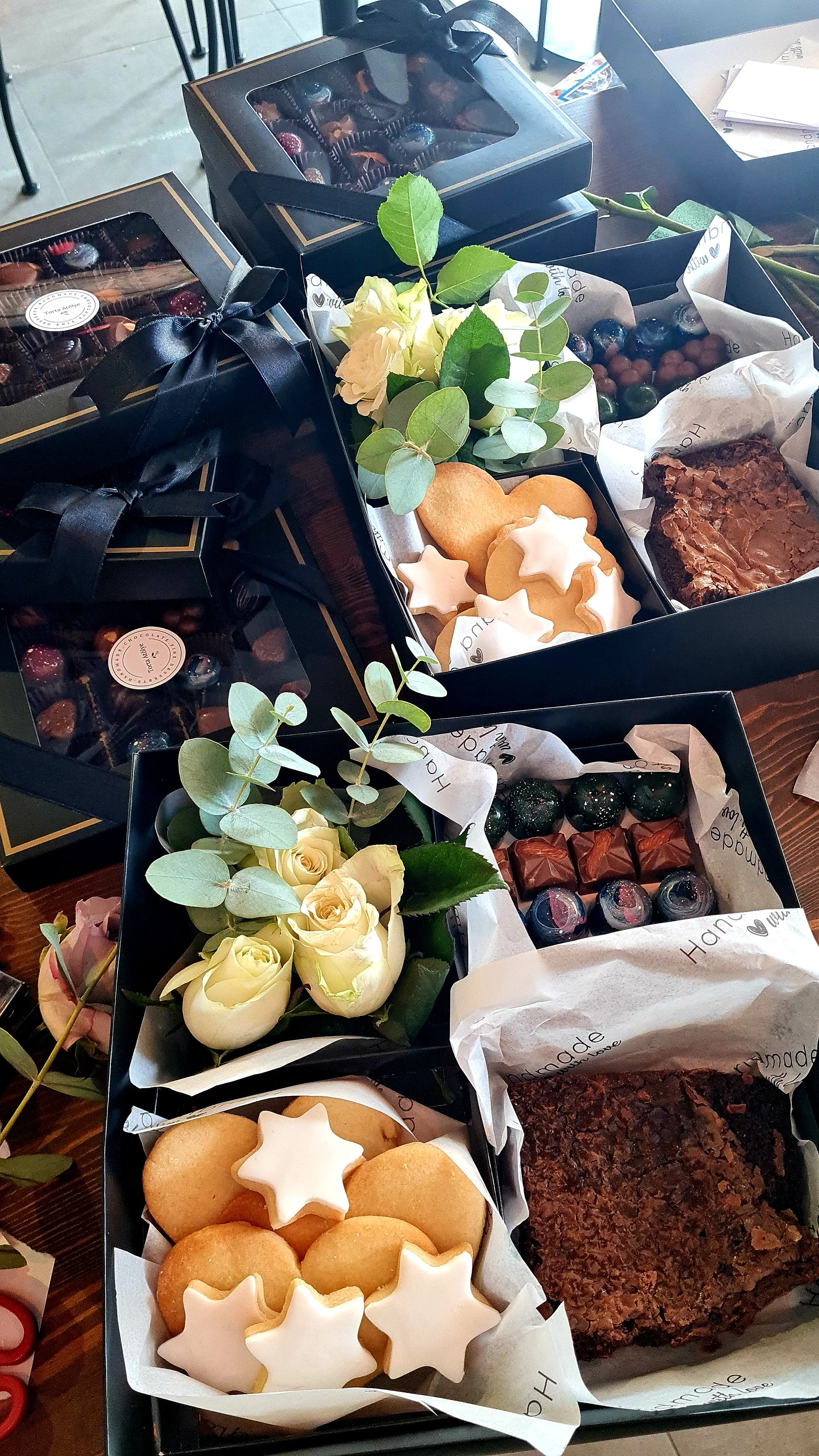 Çiçekli Maxi Aranjman Kutu No 2