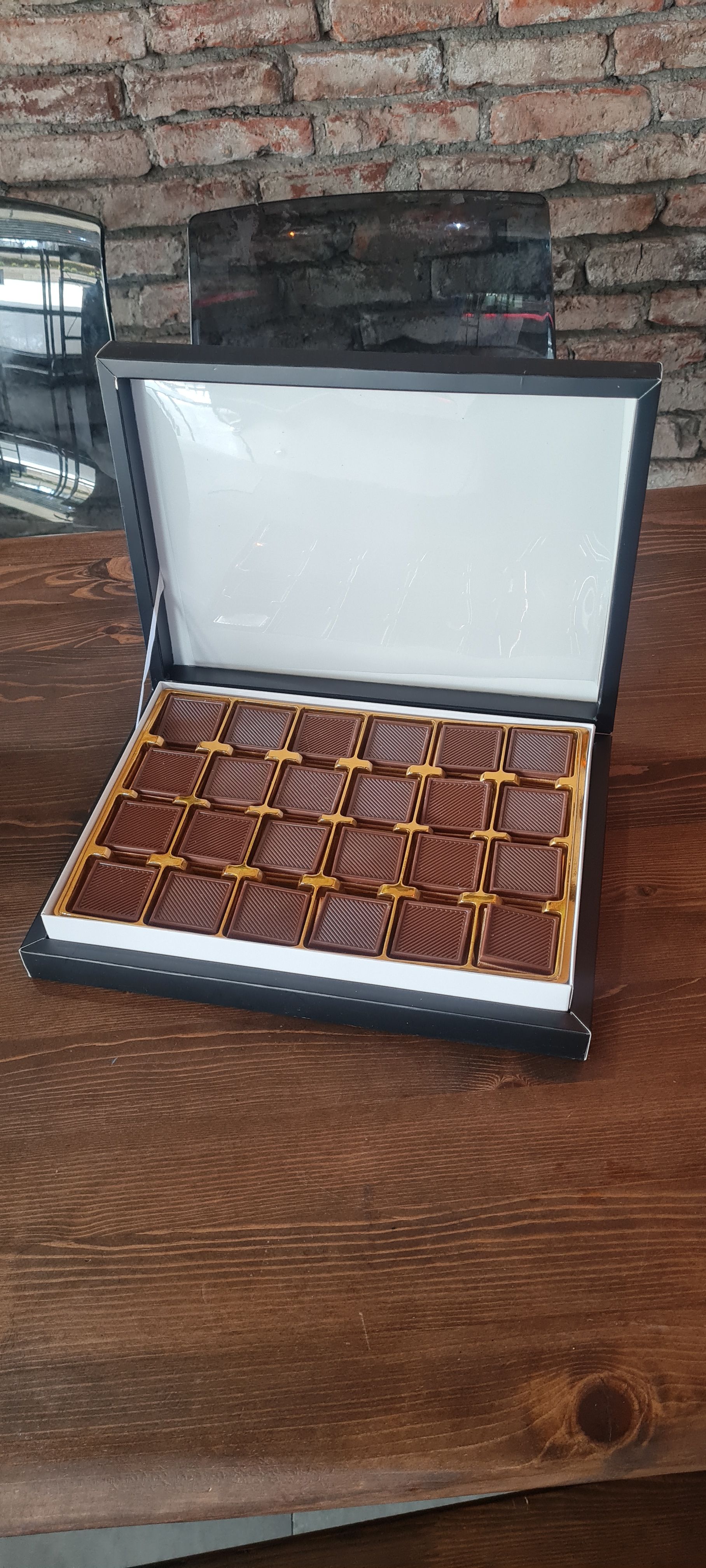 Madlen Çikolata Kutusu 72'li 