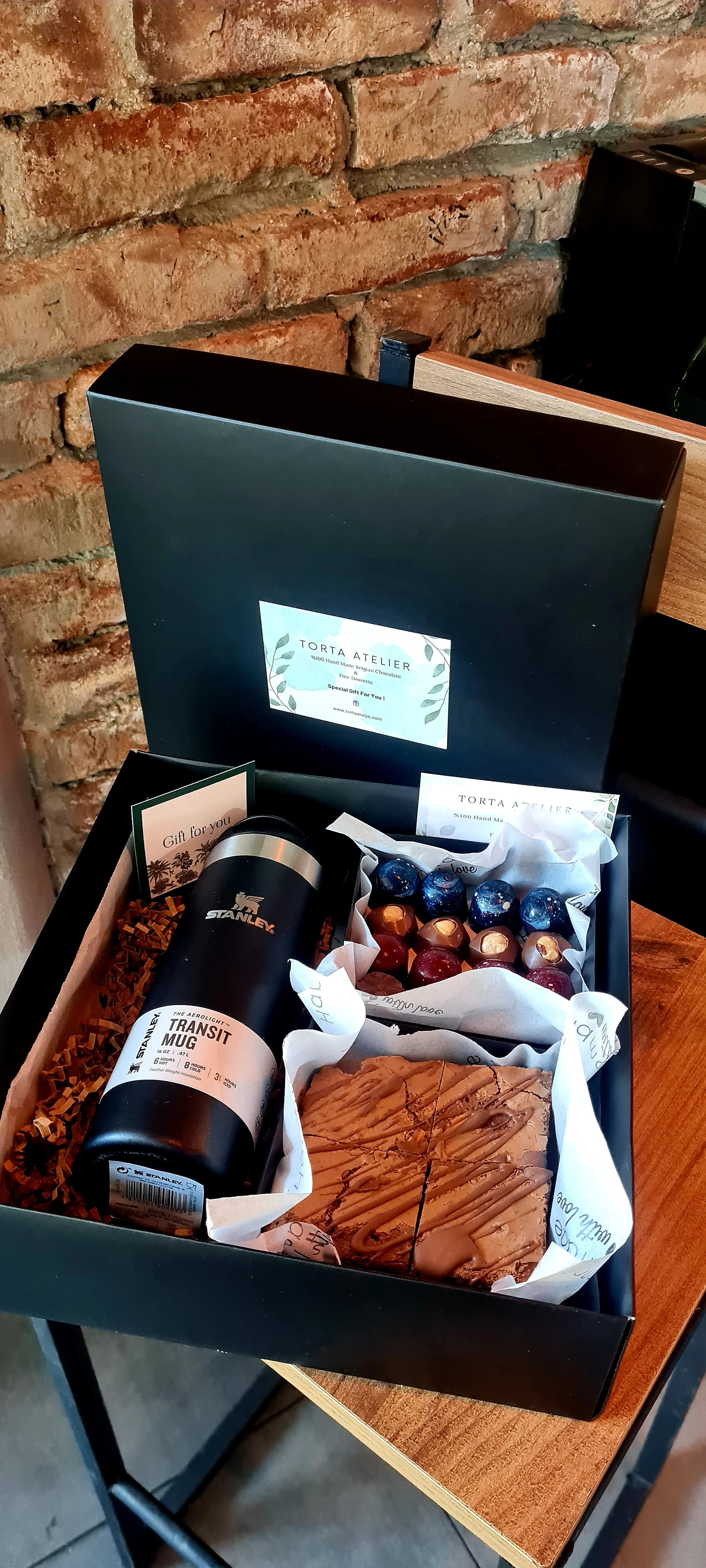 Kişiye Özel Hediye Aranjmanı No 5 Stanley Set 3 