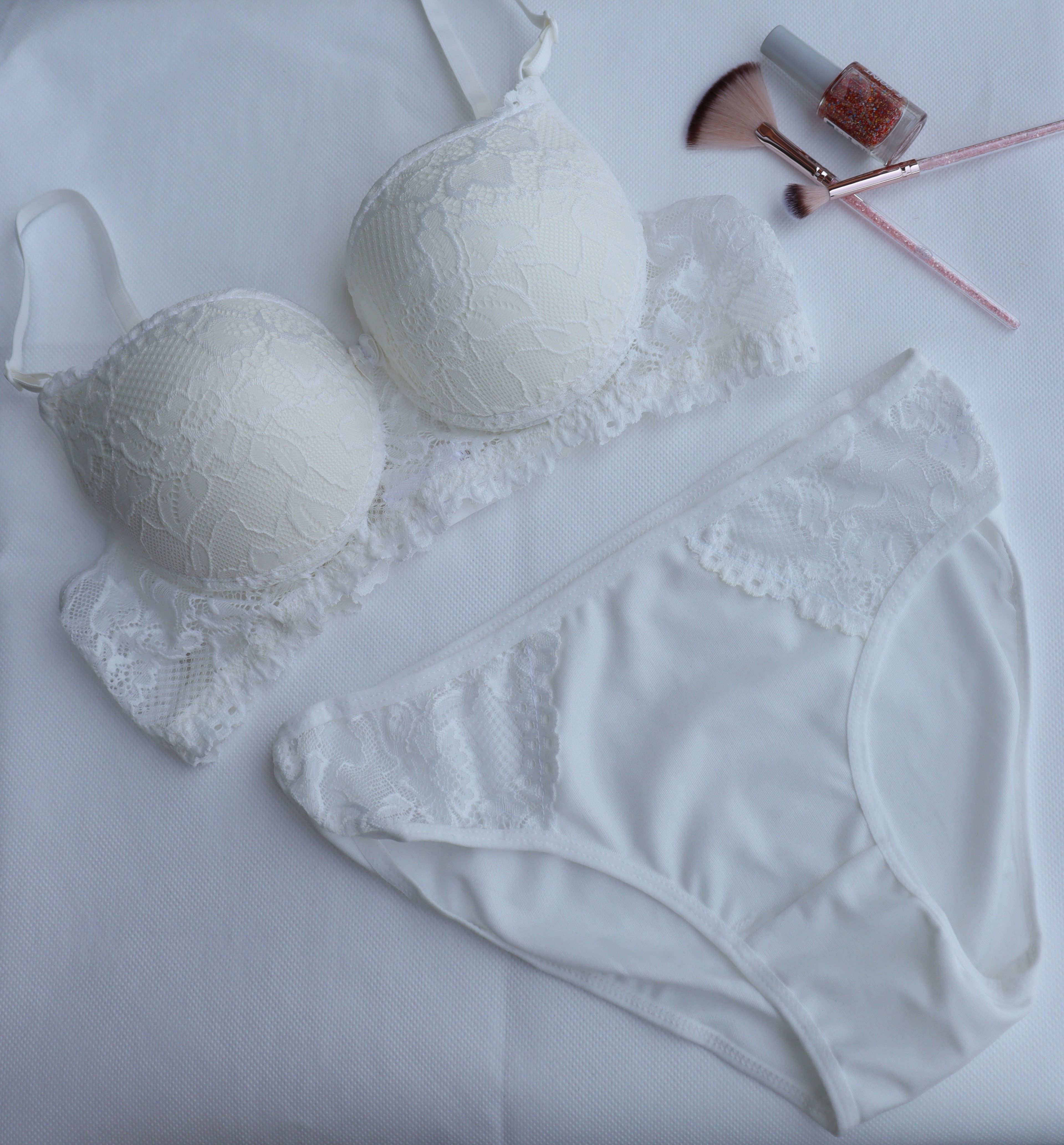 DHANTEL PEARL BRA SET