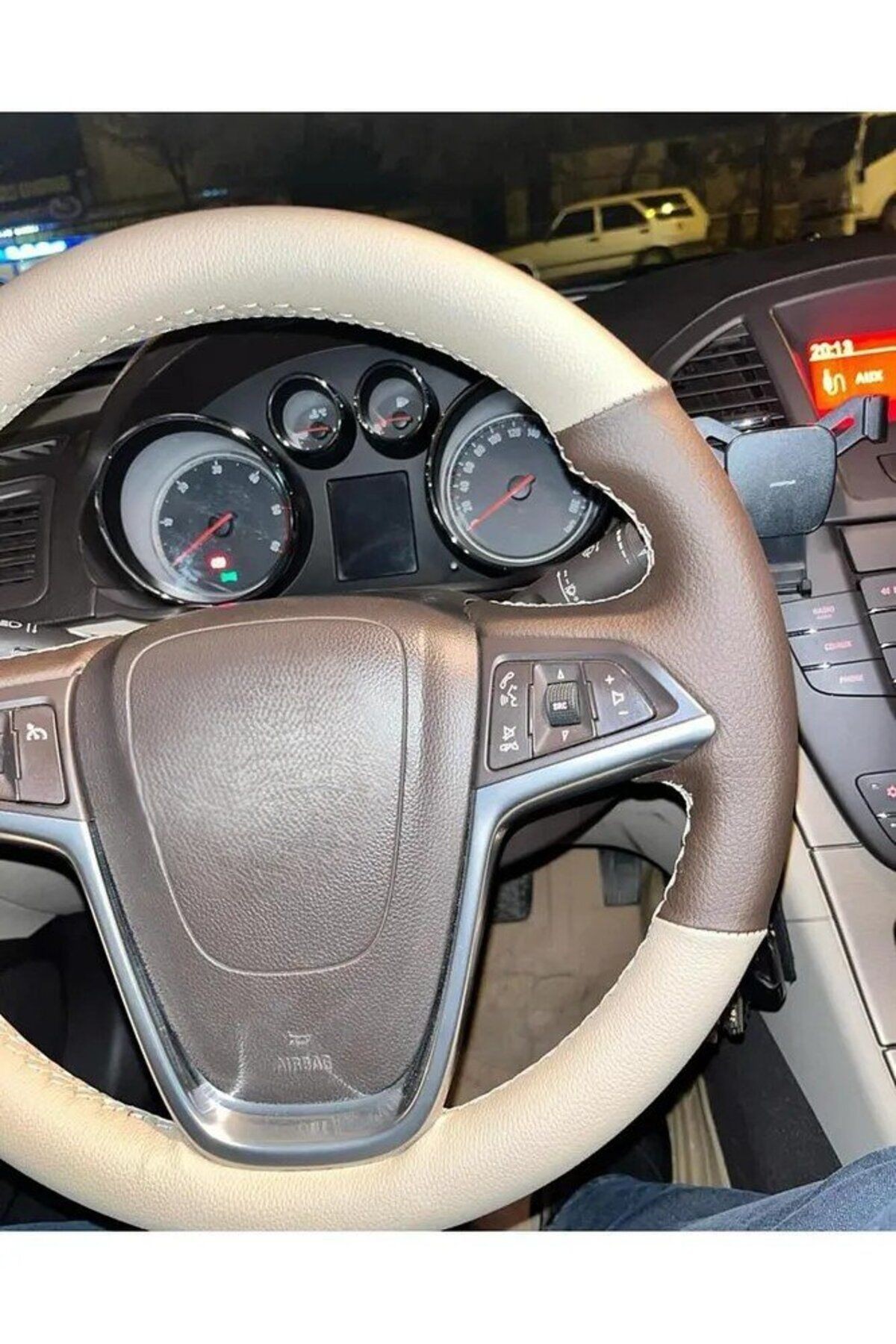 Opel Insignia Araca Özel Direksiyon Kılıfı (BEJ-SİYAH)açıklamayı Okuyunz