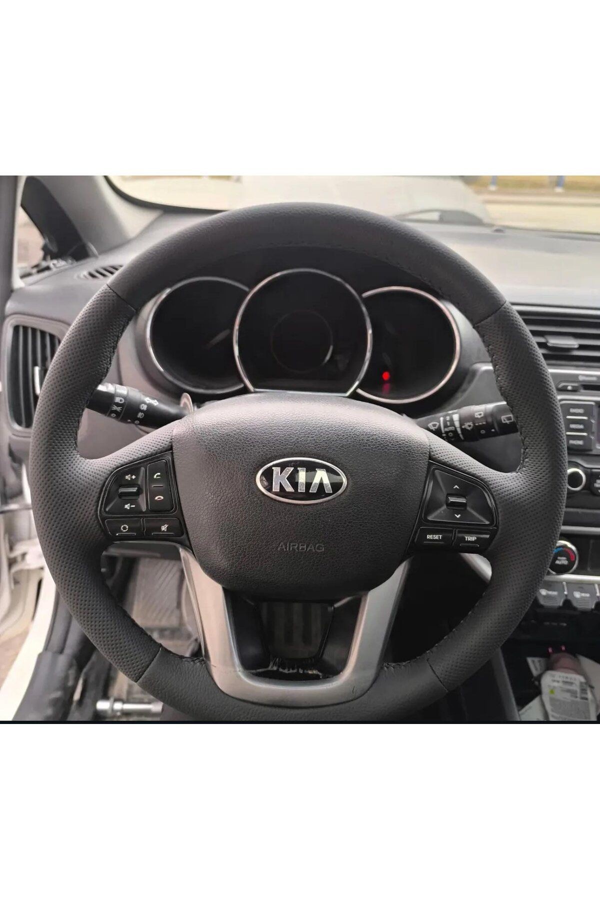 KIİA RİO ARACA ÖZEL DİKMELİ DİREKSİYON KILIFI SPOR MODEL (AÇIKLAMAYI OKUYUNUZ)